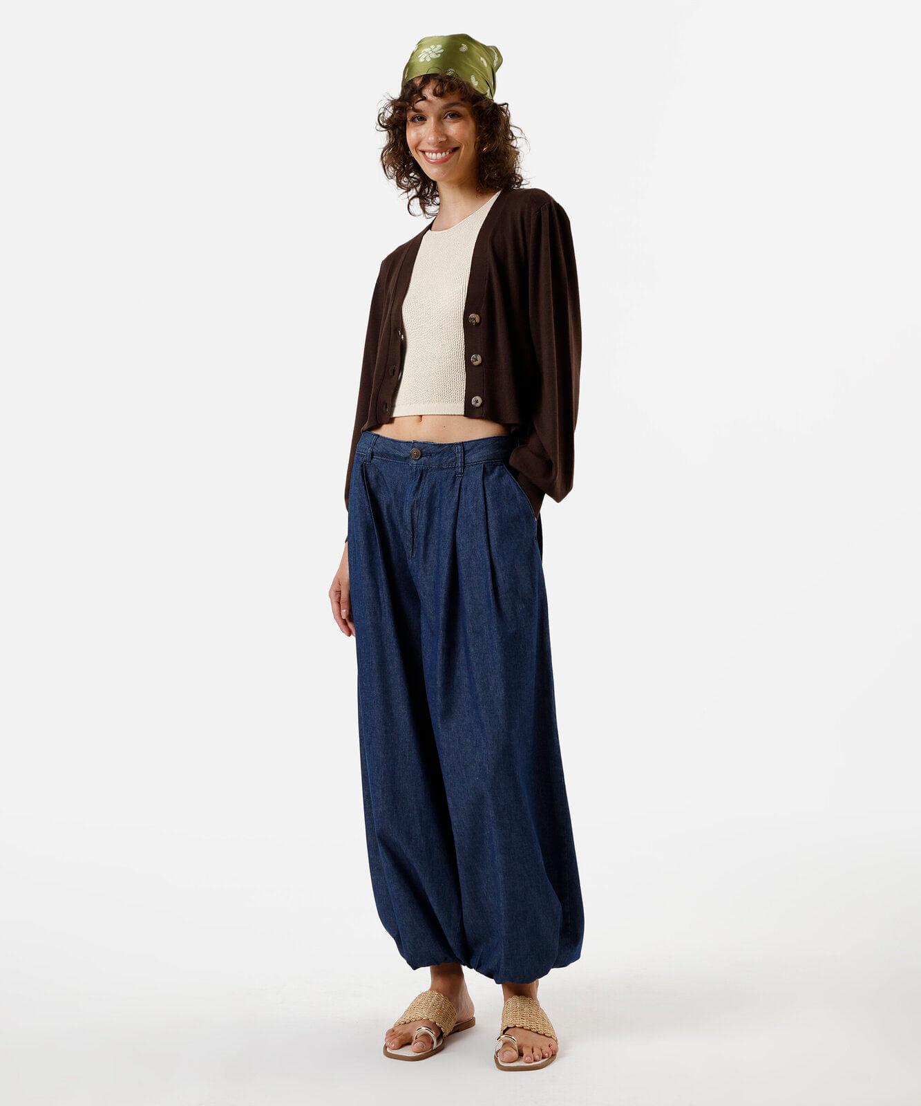 cardigan cropped feminino de tricot marrom
