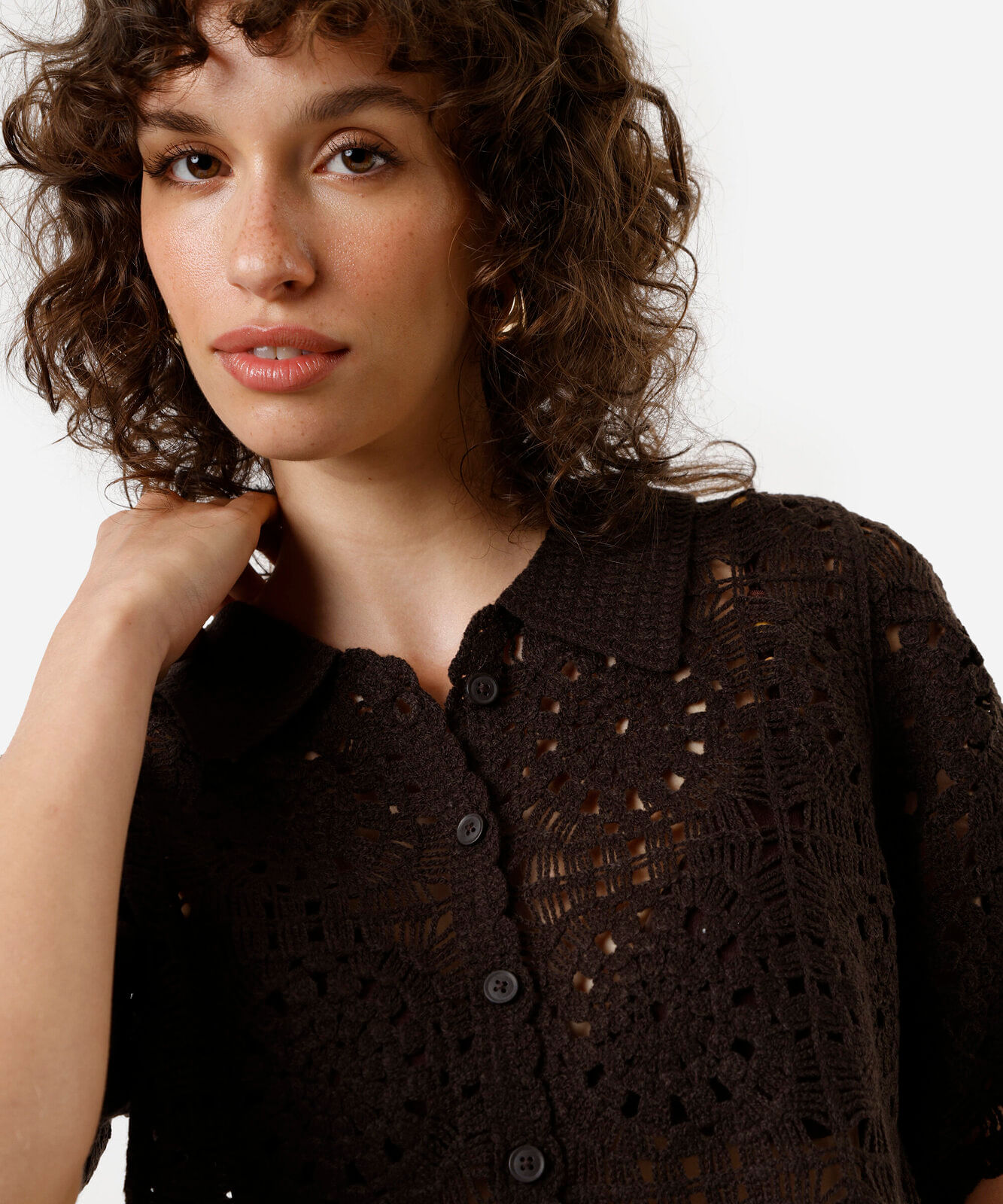 camisa cropped feminina de crochê manga curta marrom