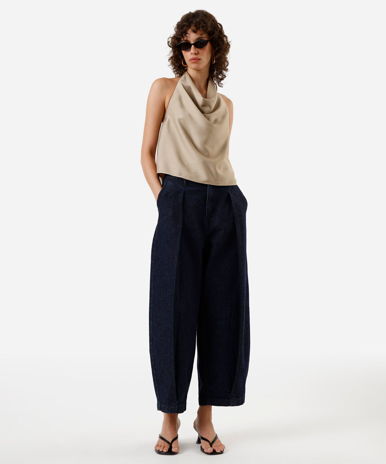 blusa frente única feminina acetinada bege