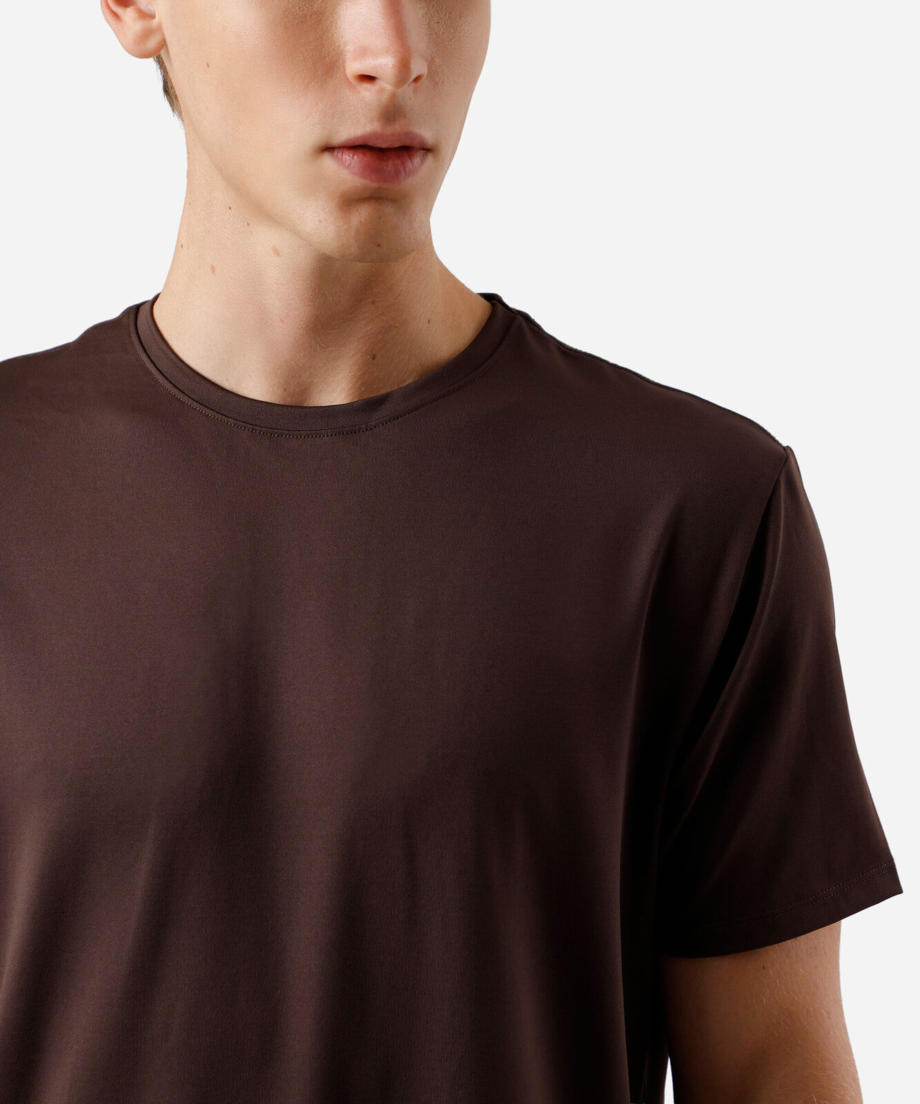 camiseta esportiva masculina manga curta marrom