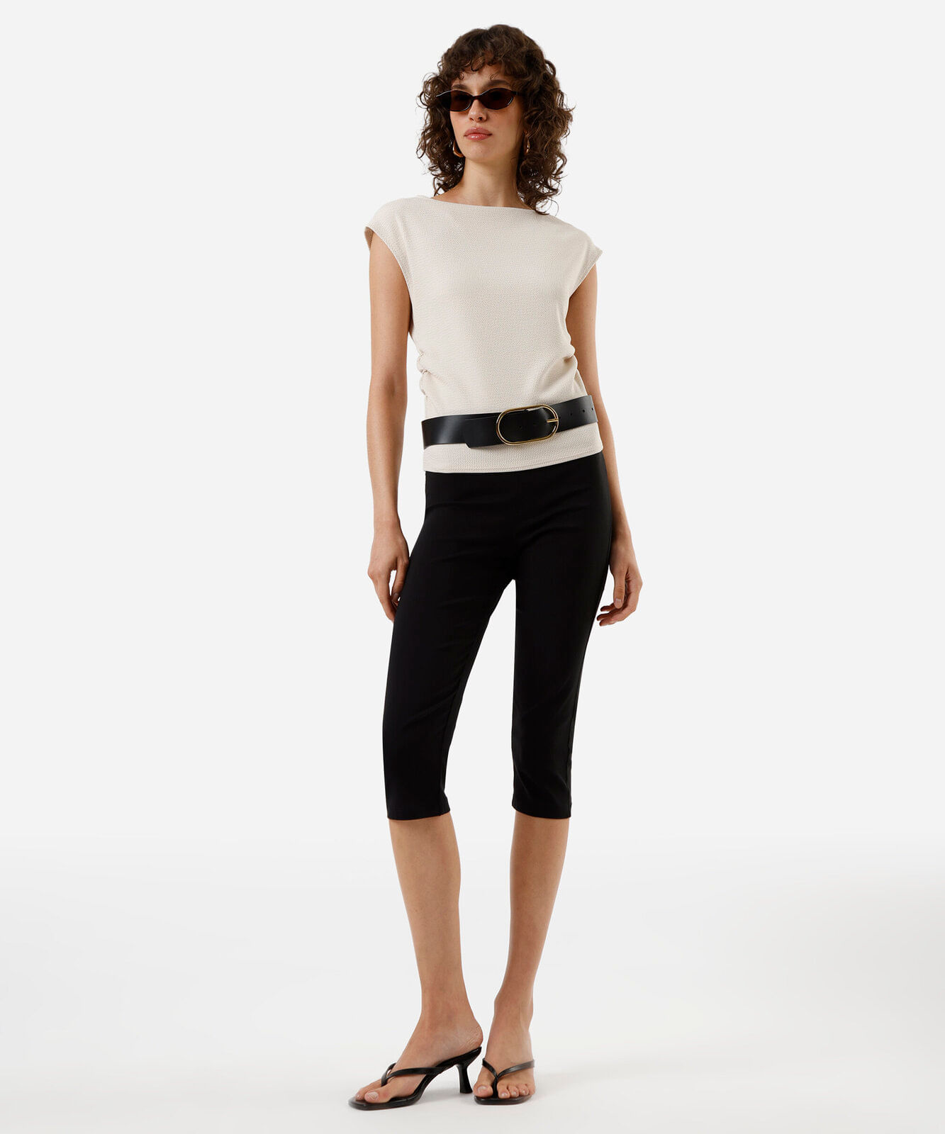 blusa feminina texturizada com pregas laterais bege