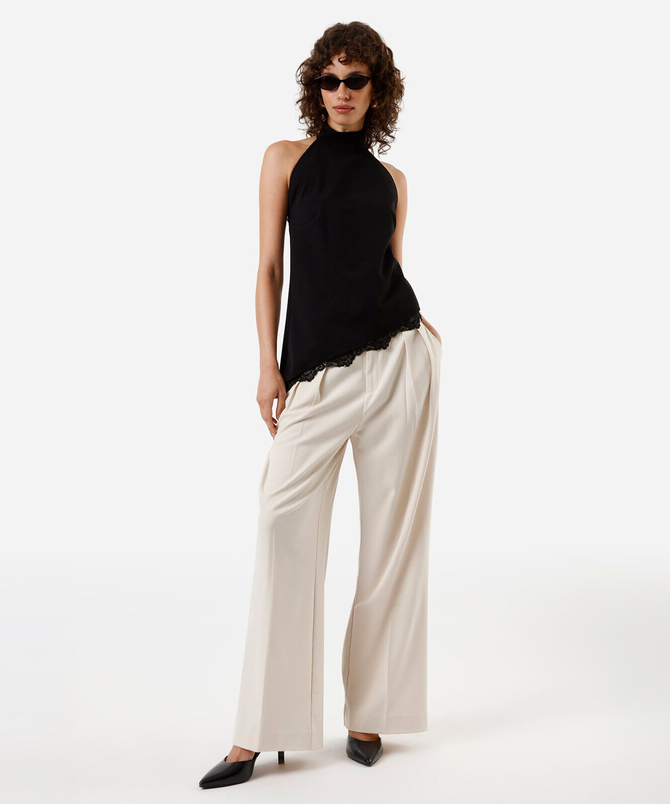 blusa assimétrica feminina halterneck com renda preta