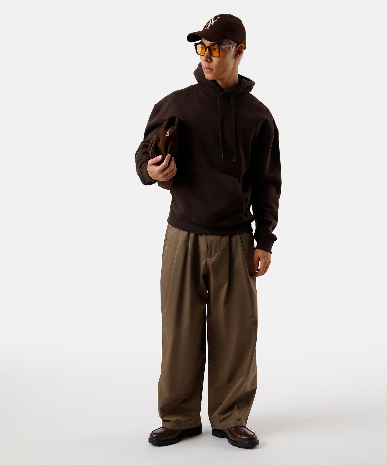 calça super baggy masculina com algodão e pregas marrom