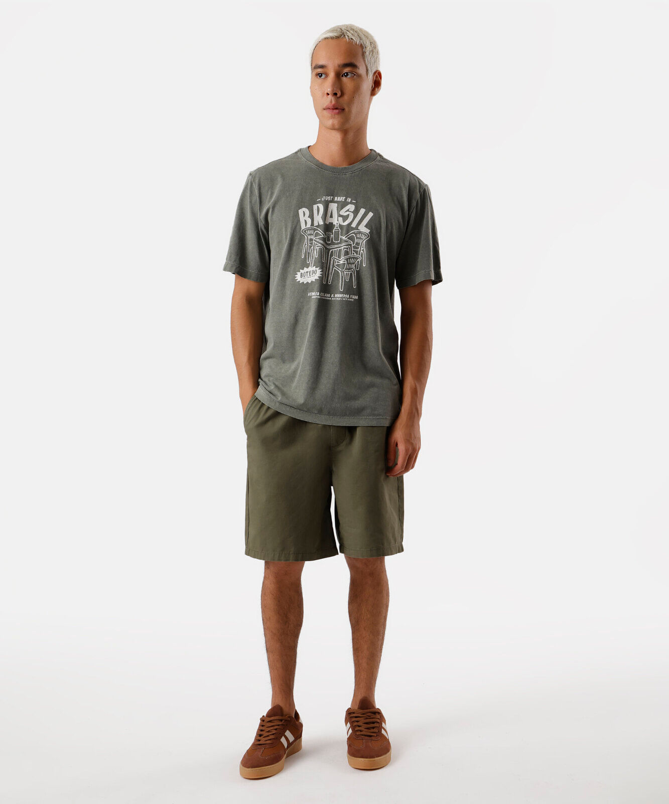 camiseta masculina de algodão estampada estonada verde