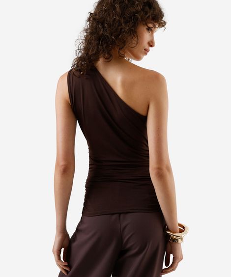 blusa ombro único feminina franzida marrom