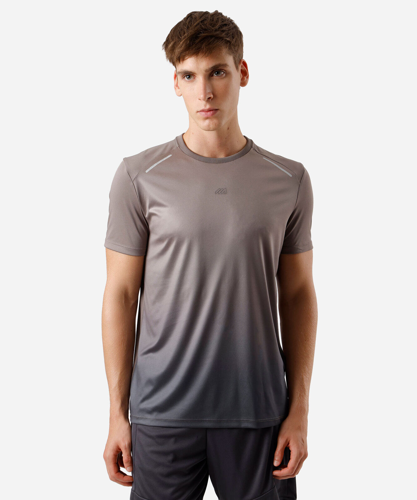 camiseta esportiva masculina degradê marrom