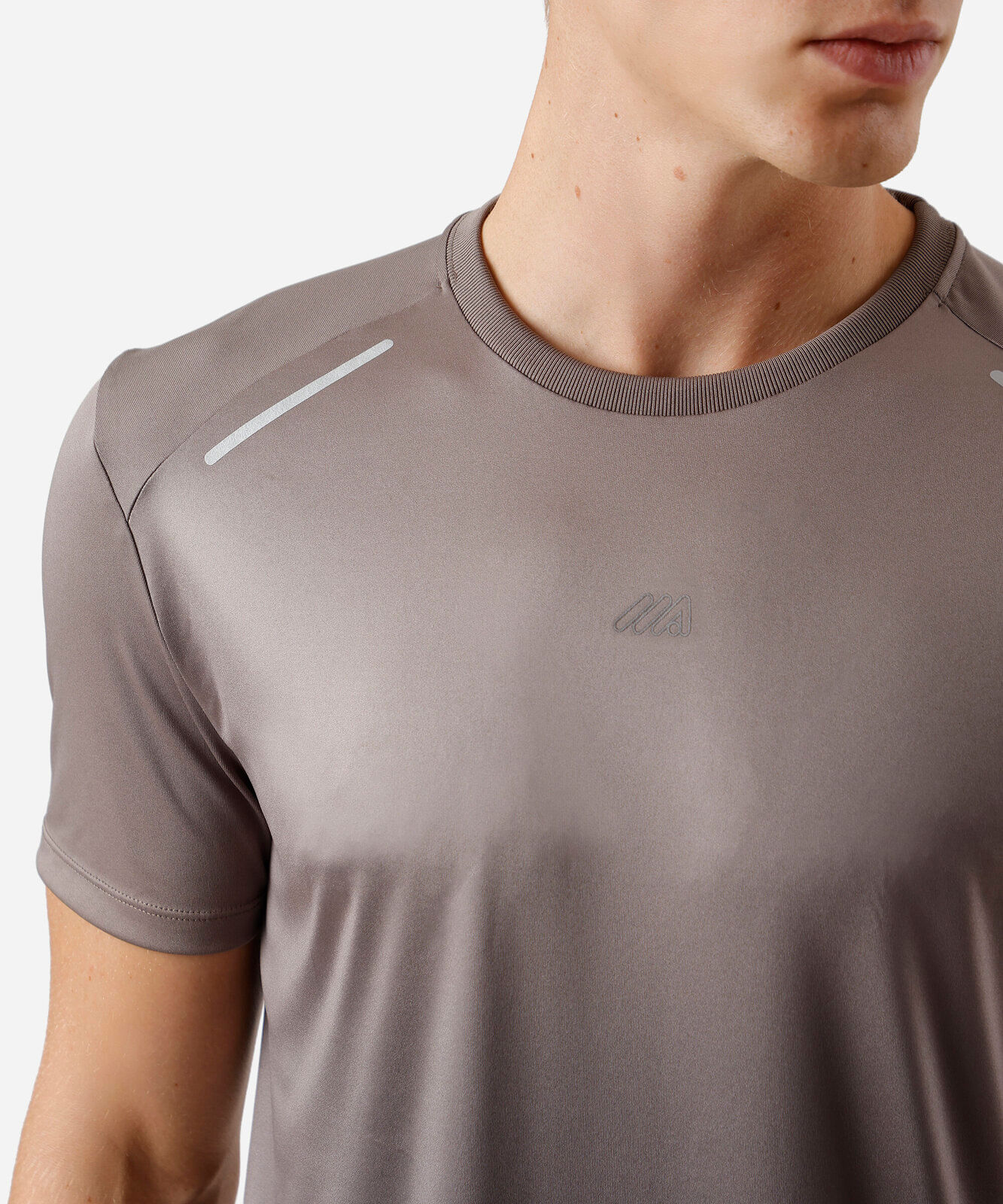 camiseta esportiva masculina degradê marrom