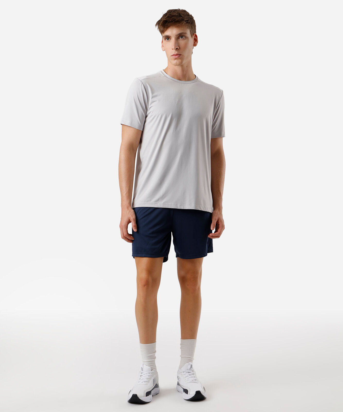 camiseta esportiva masculina com proteção uv cinza