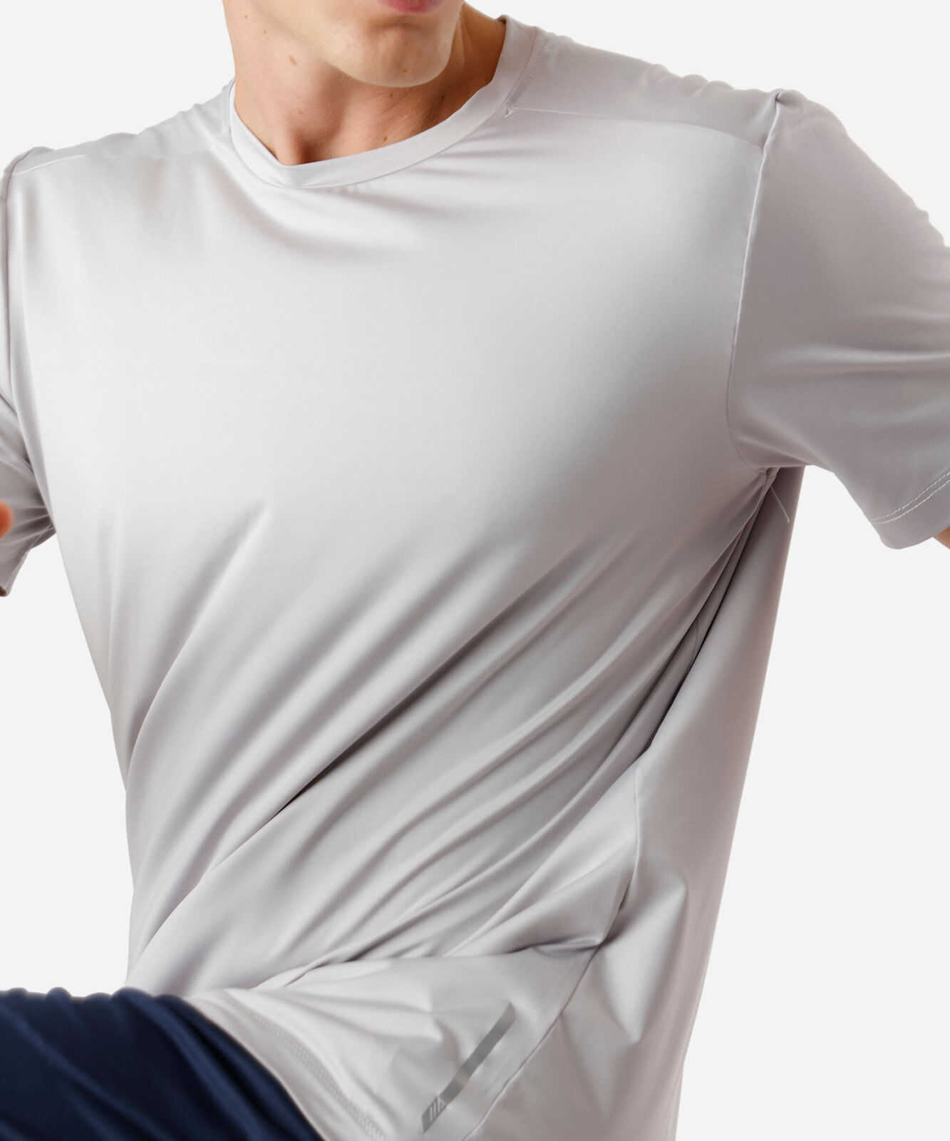 camiseta esportiva masculina com proteção uv cinza
