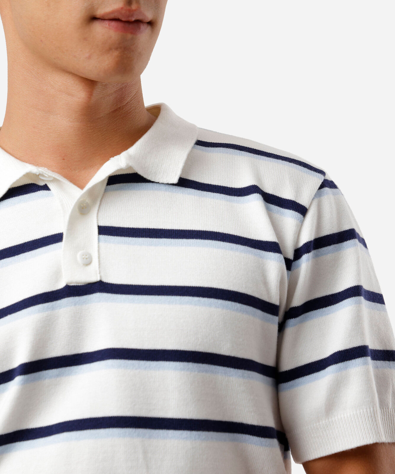 polo box fit masculina de tricot listrada off white
