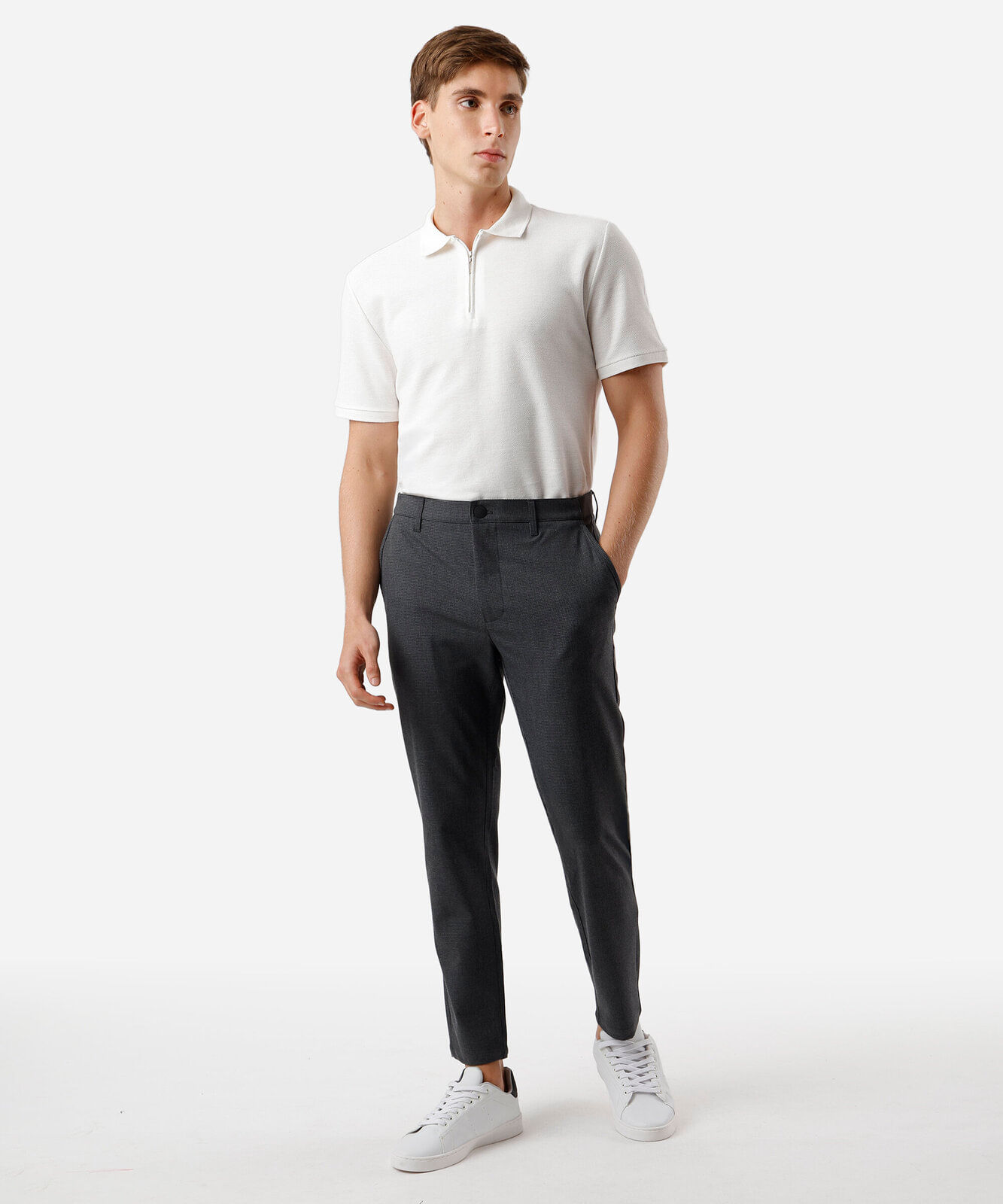 polo masculina em piquet com zíper manga curta off white