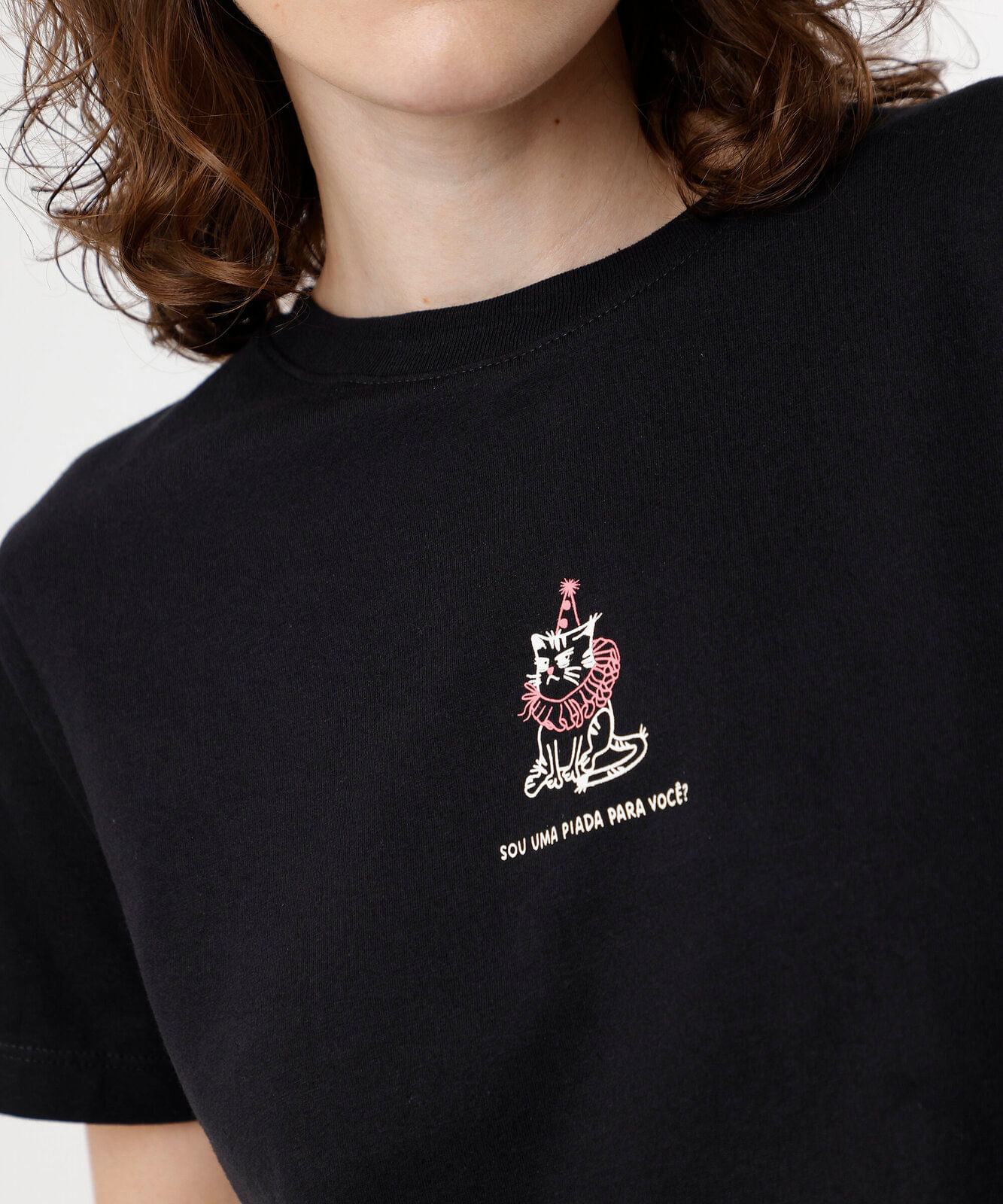 camiseta feminina de algodão estampada preto