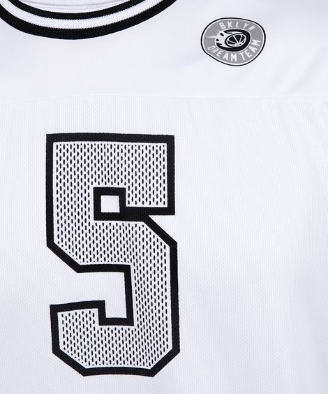 camiseta juvenil com recorte estampada oversized branca