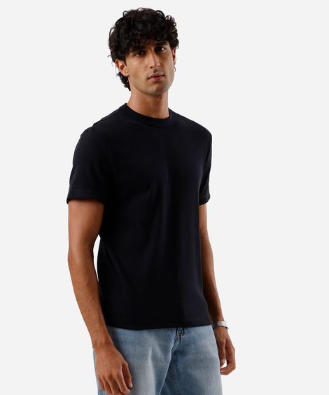 camiseta slim fit masculina com algodão canelada preta