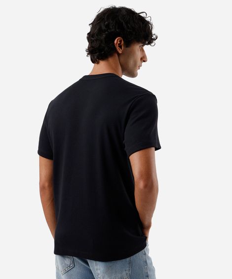 camiseta slim fit masculina com algodão canelada preta