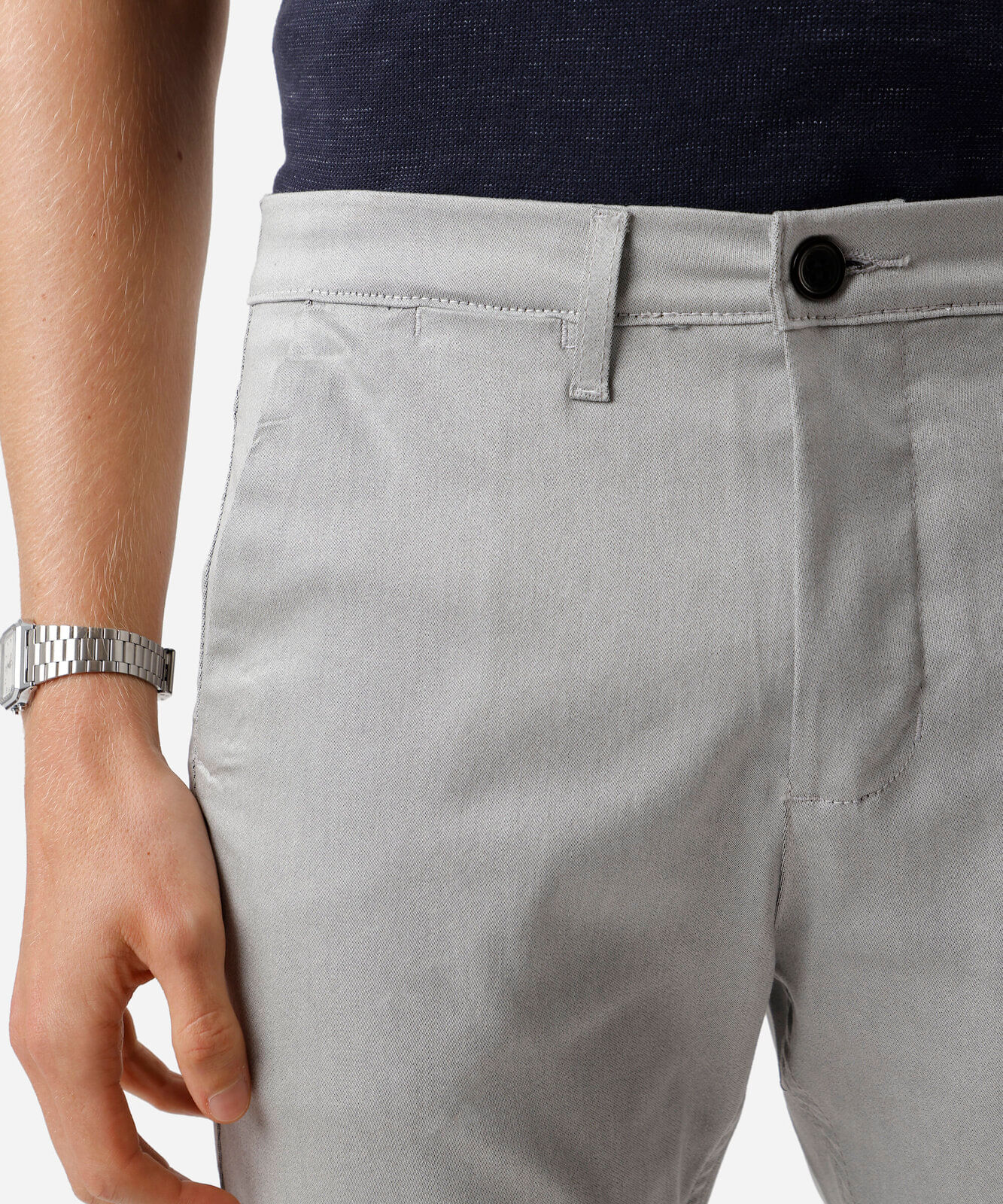 calça chino carrot de alfaiataria masculina cinza