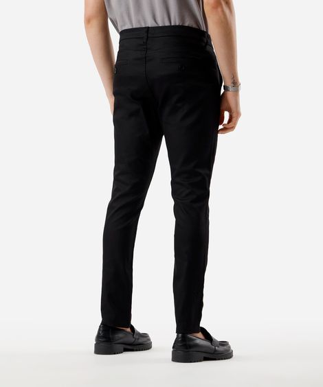 calça chino carrot de alfaiataria masculina preta