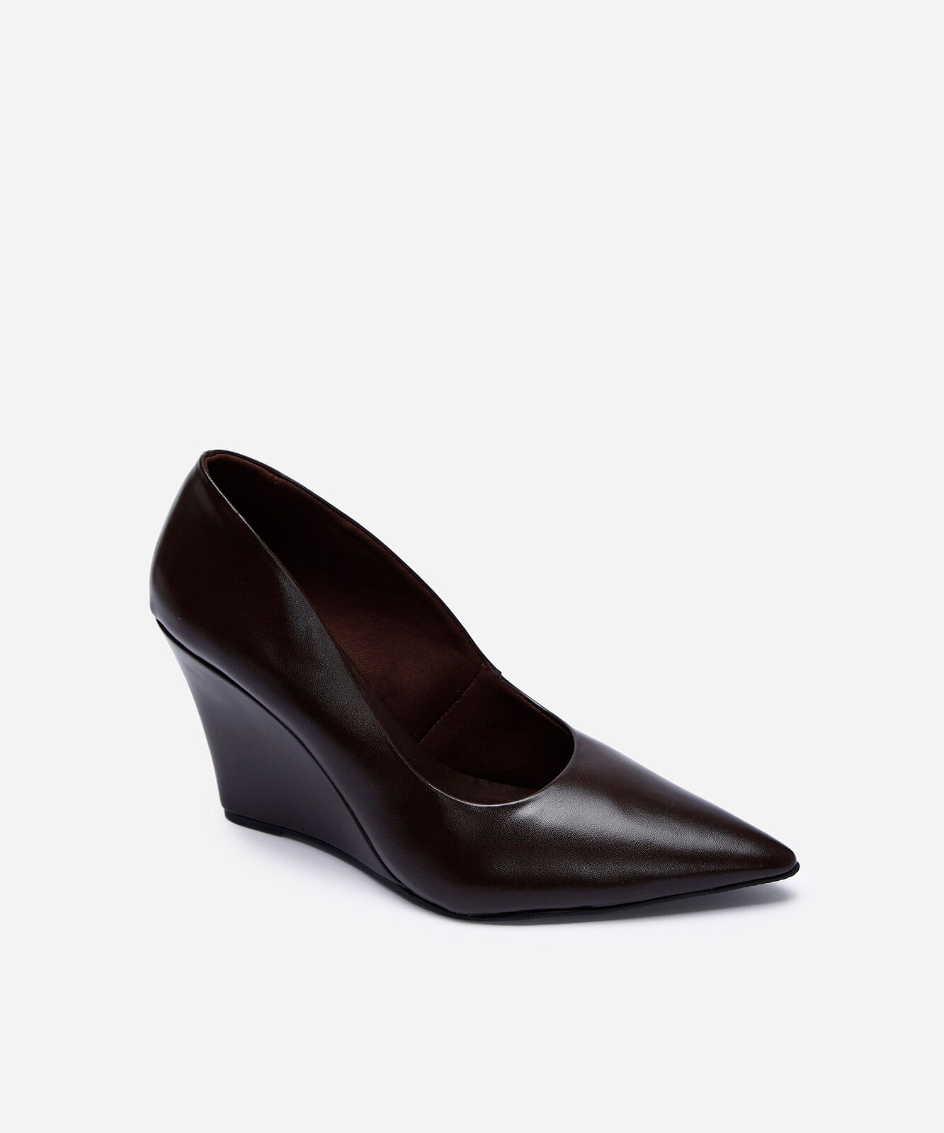 scarpin bico fino anabela oneself marrom