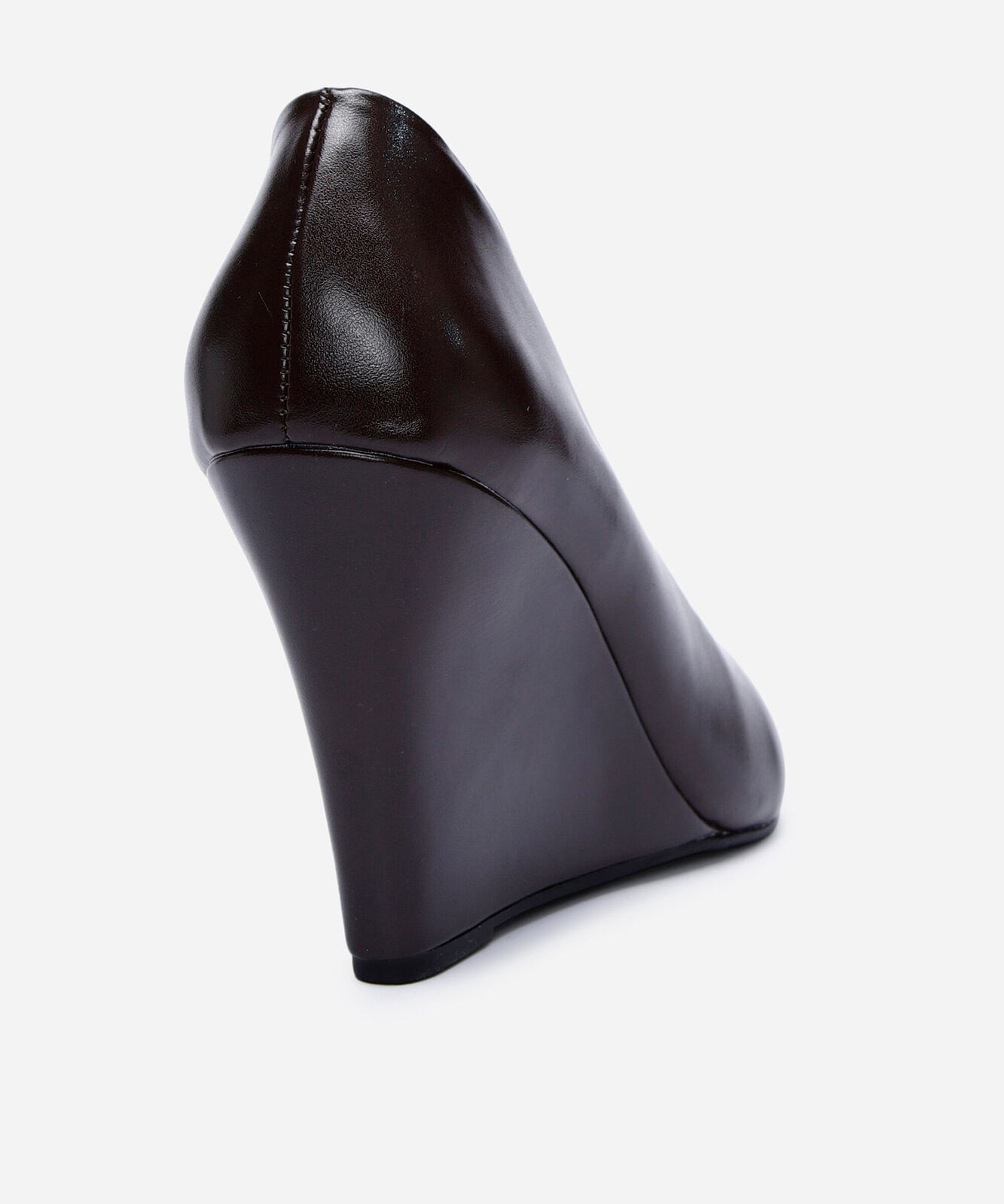 scarpin bico fino anabela oneself marrom