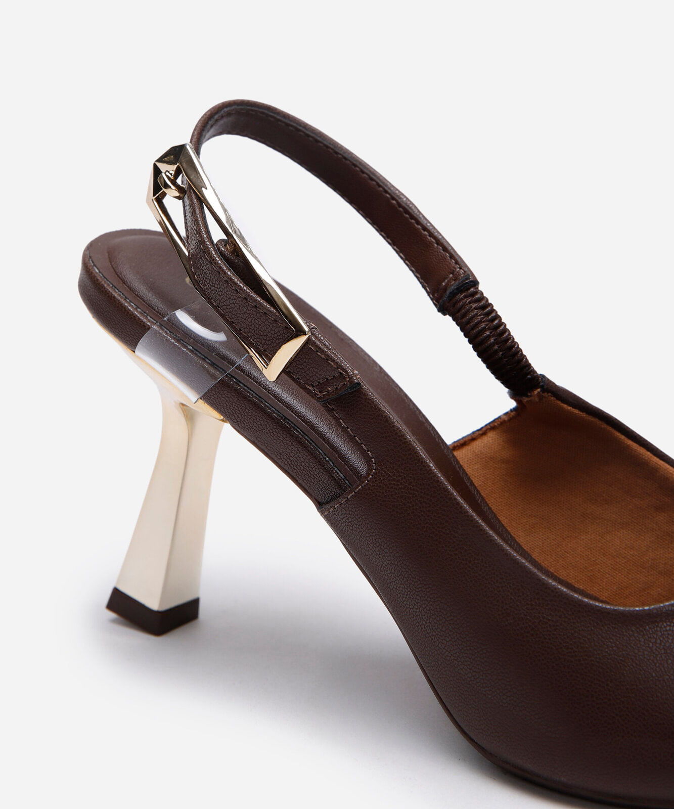 scarpin bico fino salto alto metalizado oneself marrom