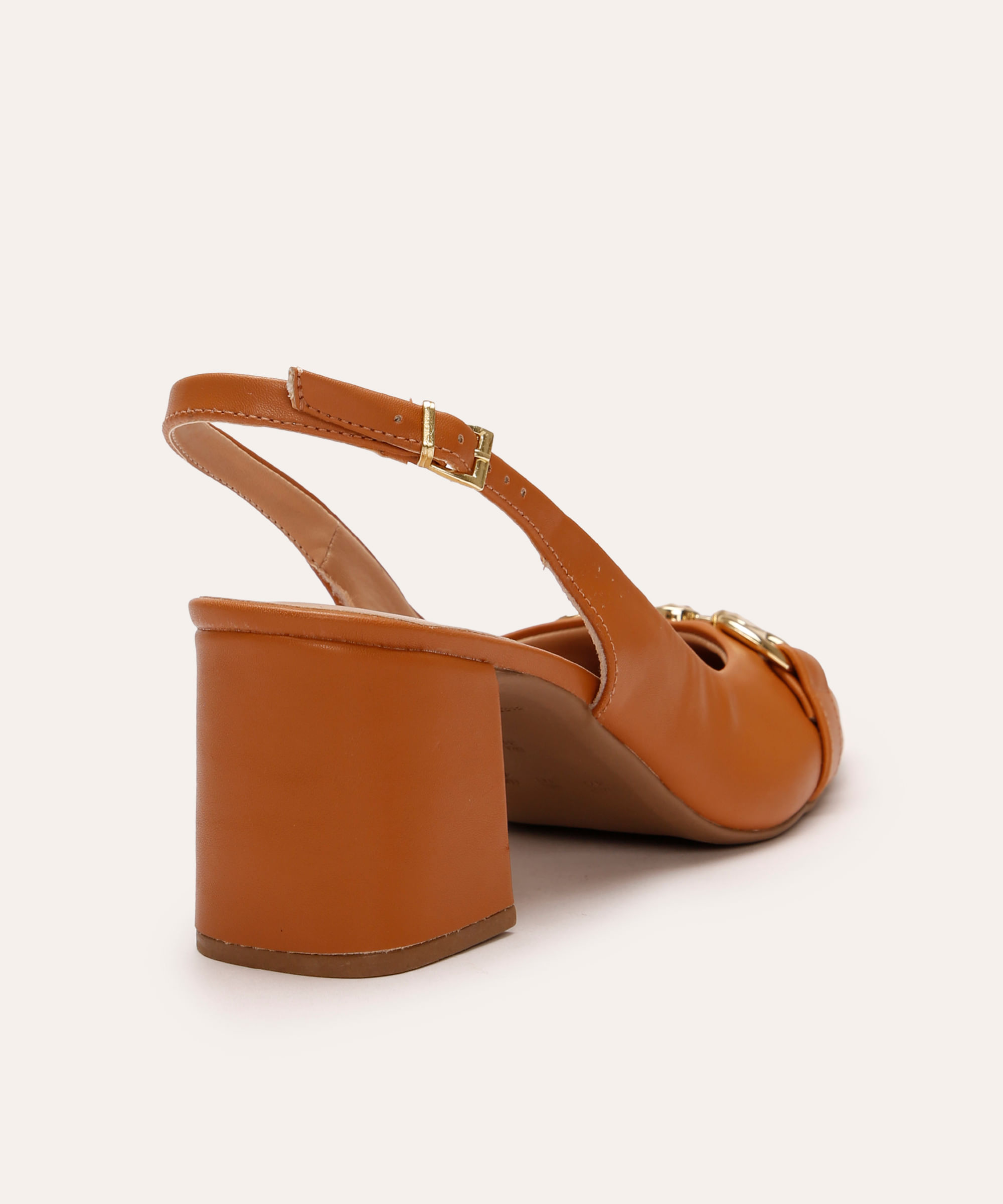 scarpin bico quadrado com fivela oneself marrom