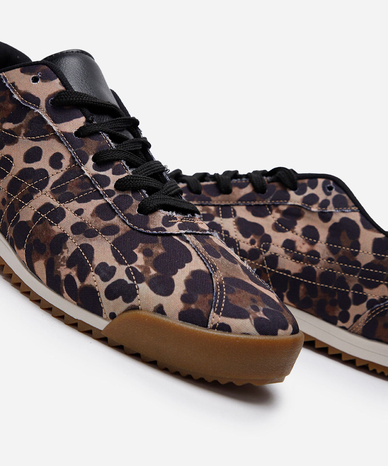 tênis feminino oncinha jogging bege
