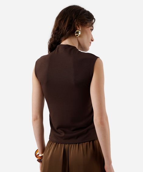 regata feminina de viscose com franzido marrom