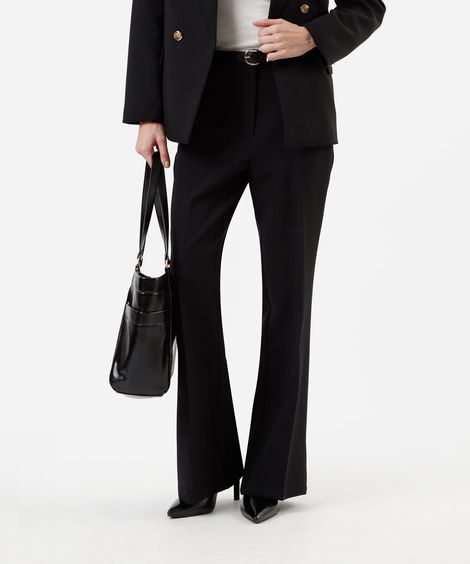 calça flare de alfaiataria feminina com cinto preta