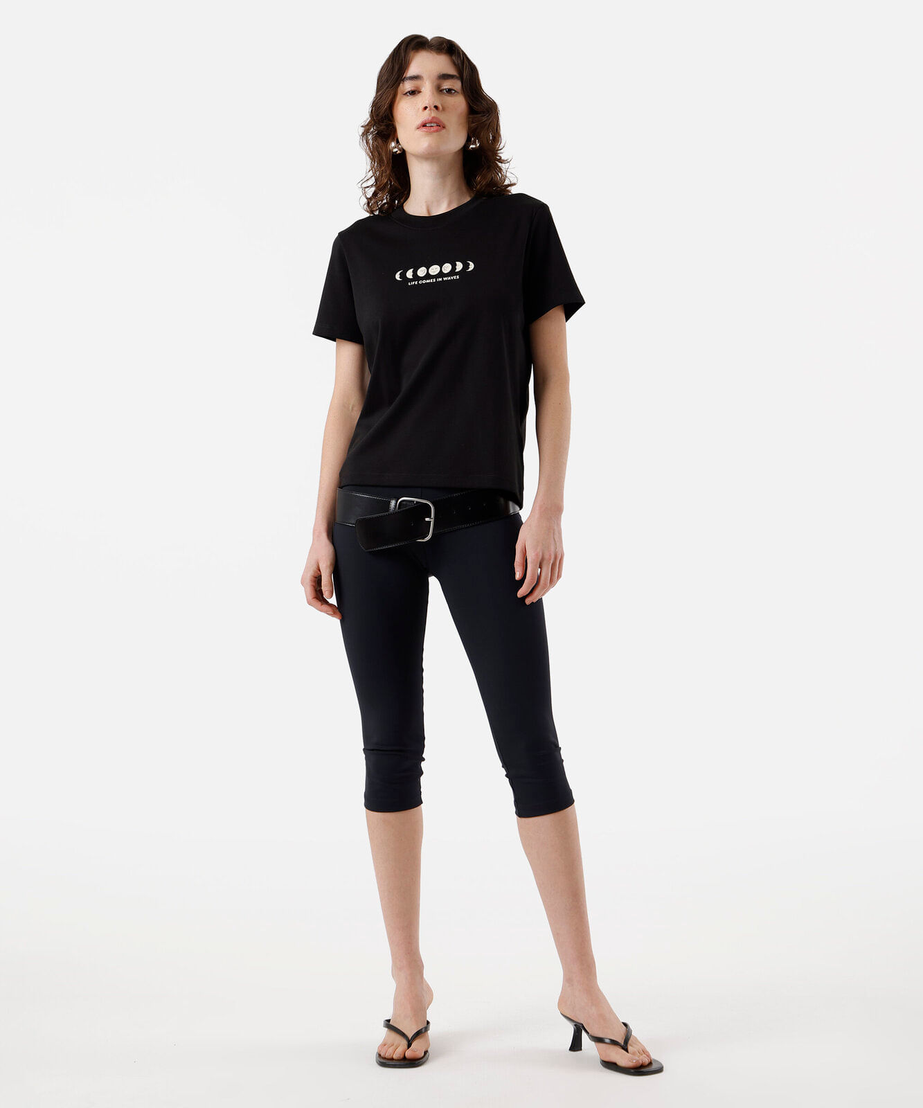 camiseta feminina de algodão estampada preta