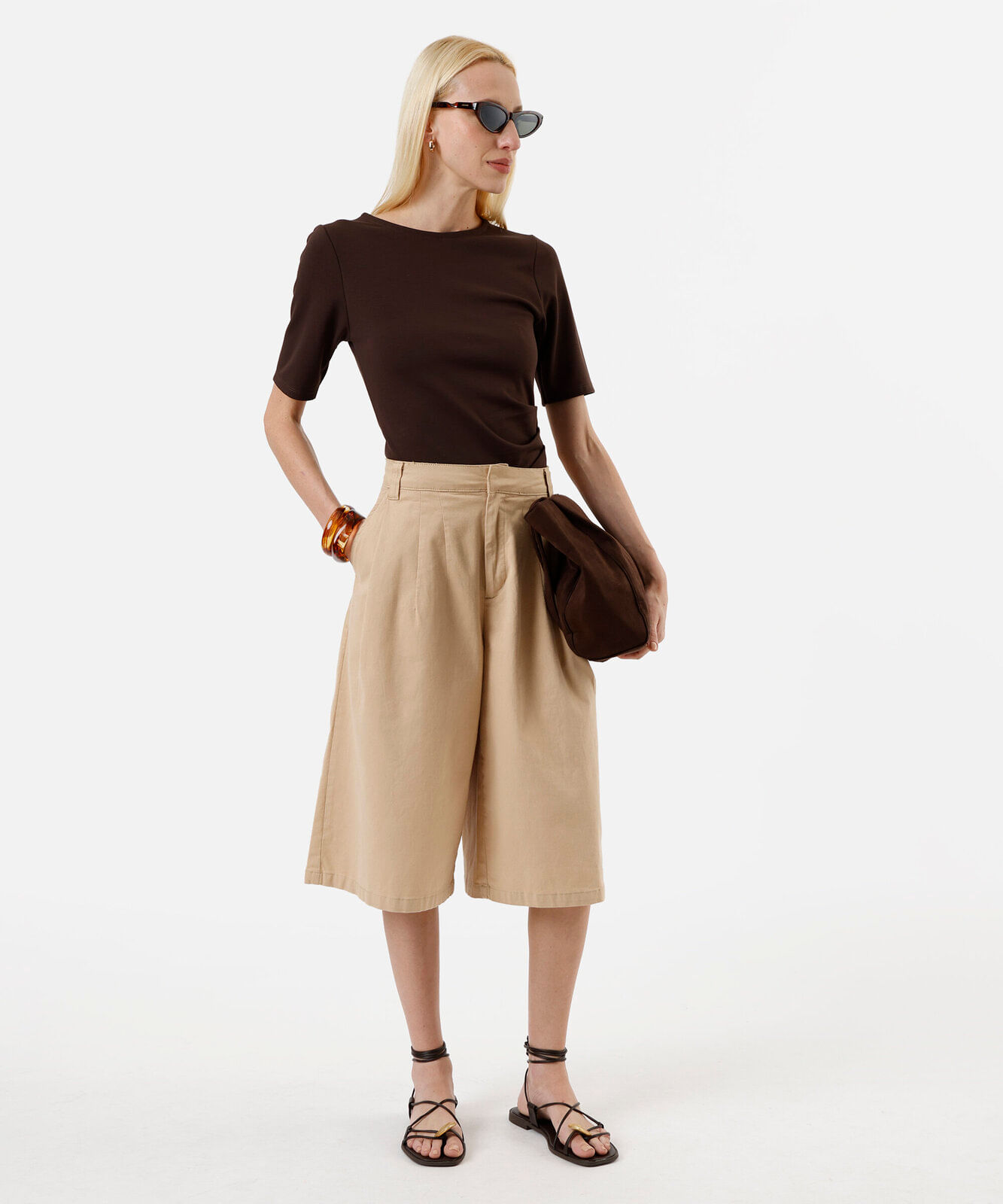 blusa feminina com viscose e pregas marrom