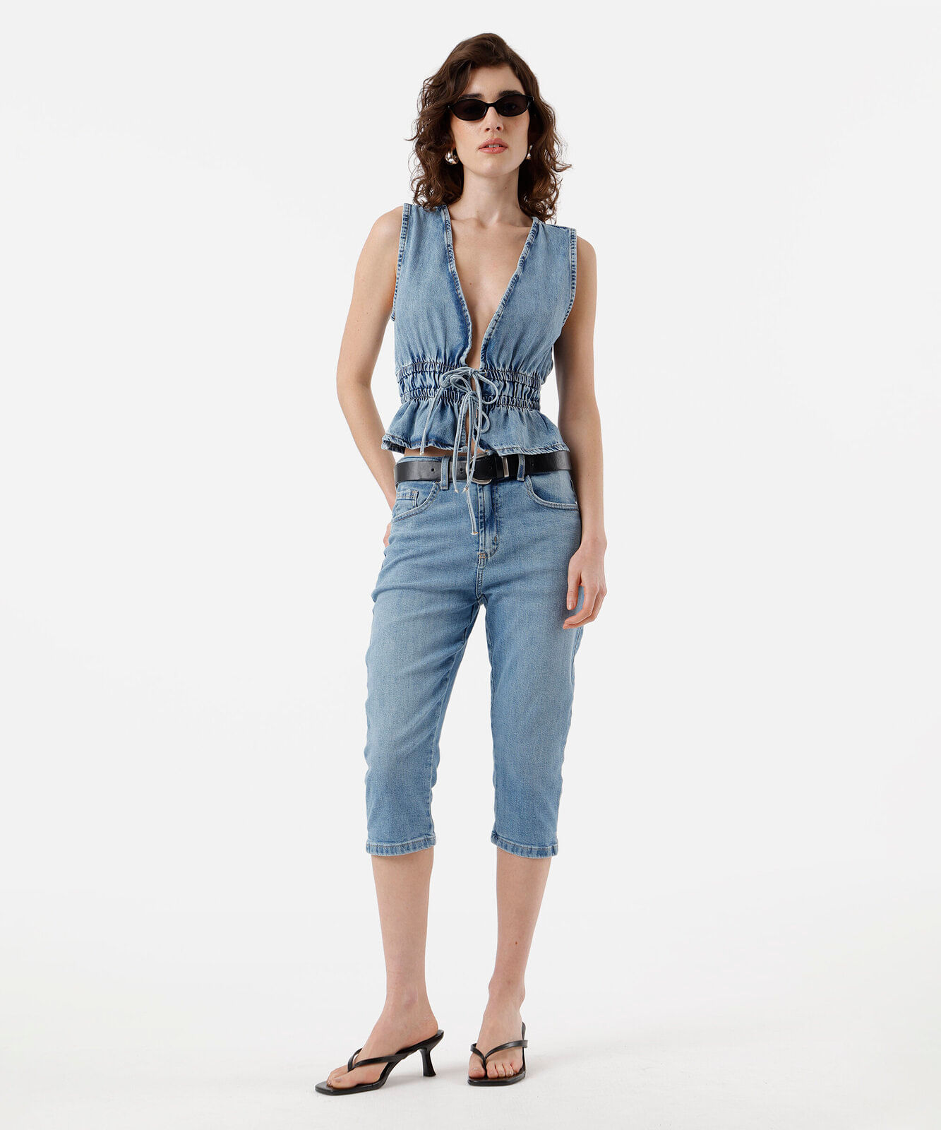 regata feminina com laços jeans azul
