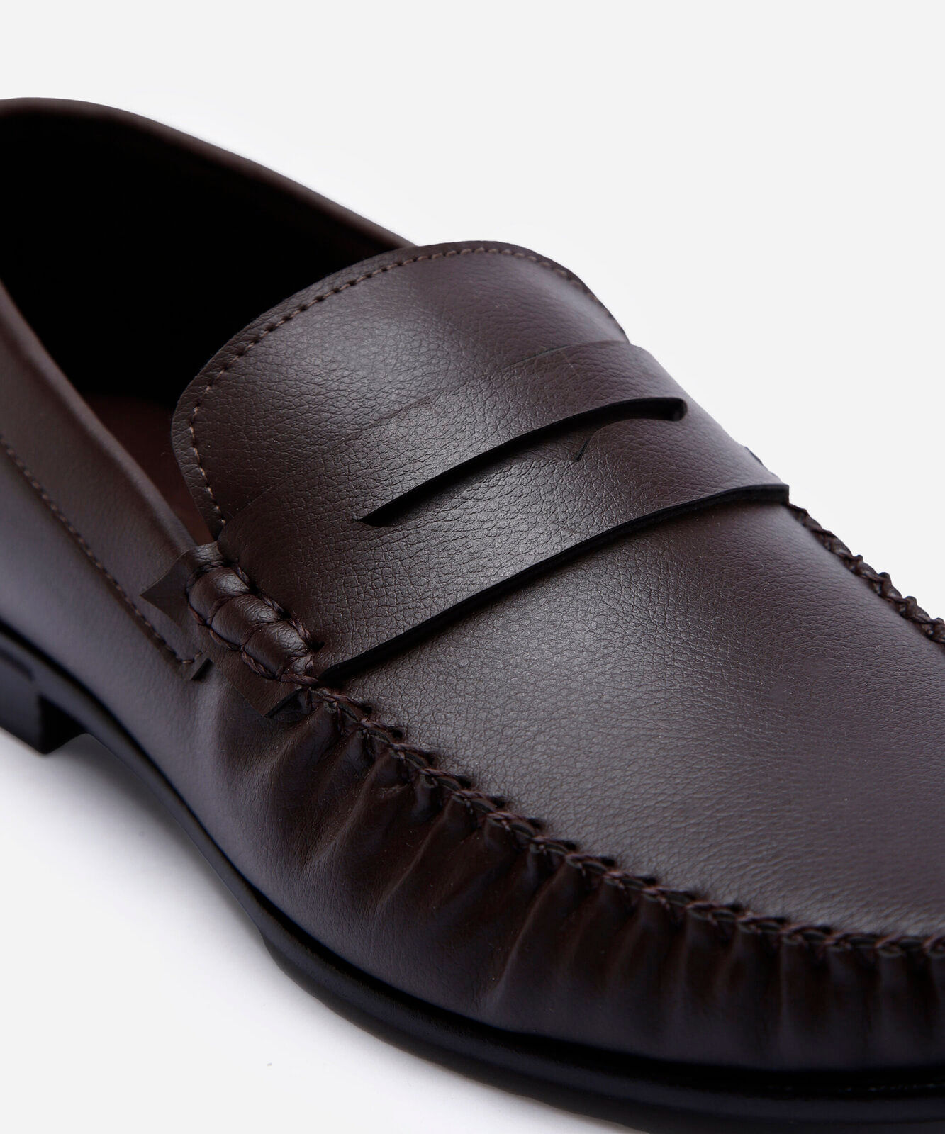 mocassim com recorte marrom