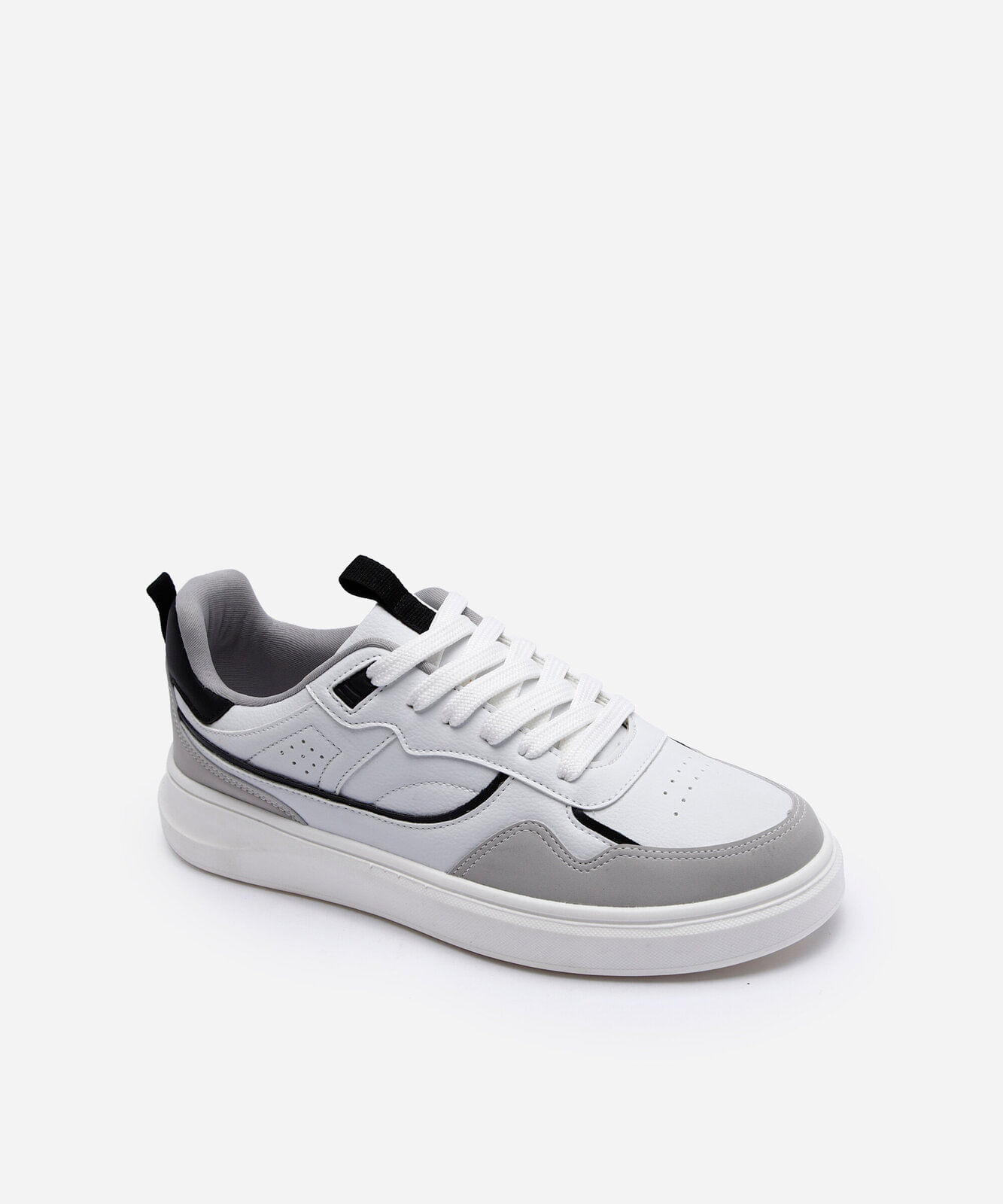 tênis casual com recortes branco