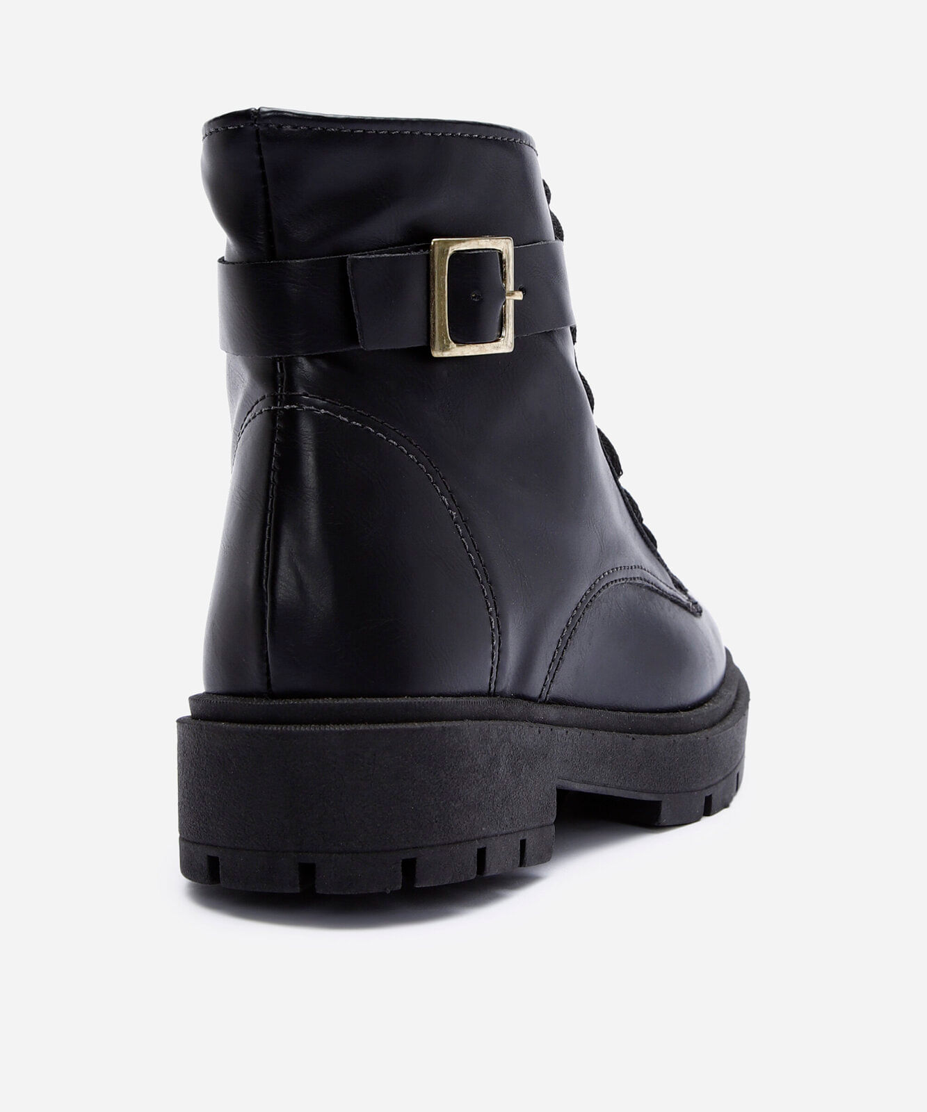 bota cano curto com fivela tratorada preta