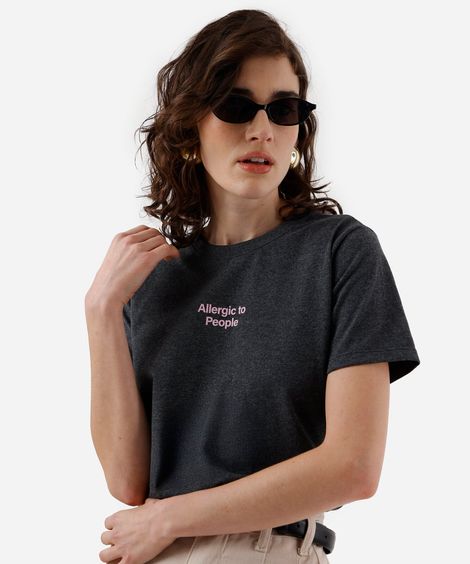 camiseta feminina com algodão estampada cinza