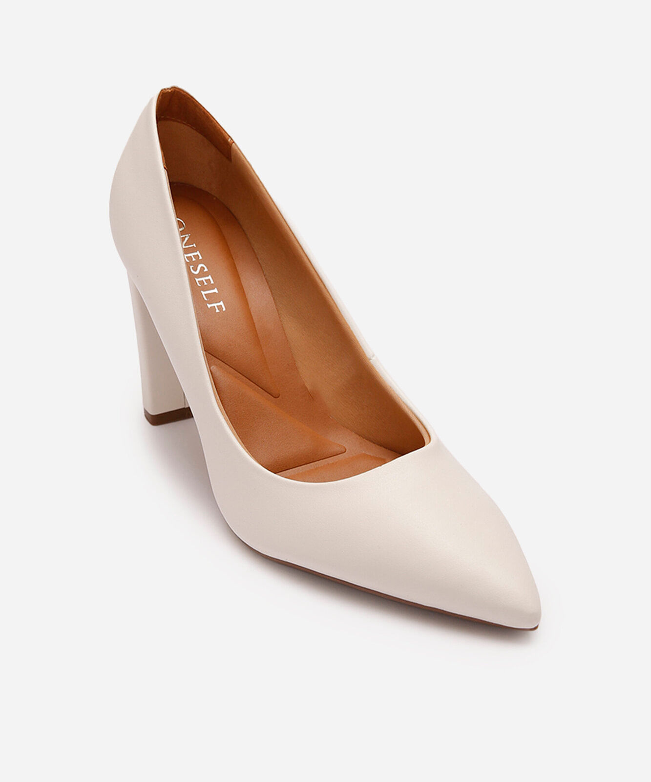 scarpin bico fino salto alto oneself branco