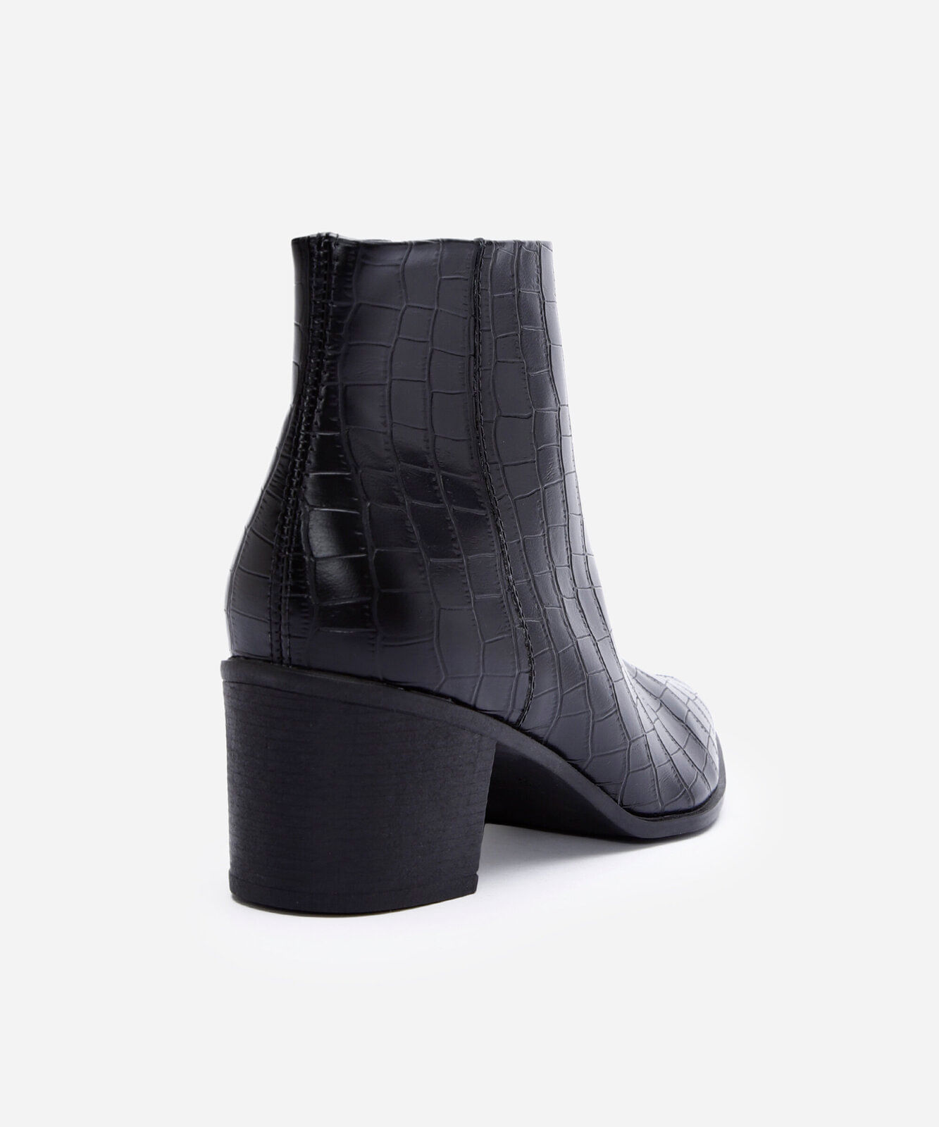 bota western cano curto bico fino croco preta