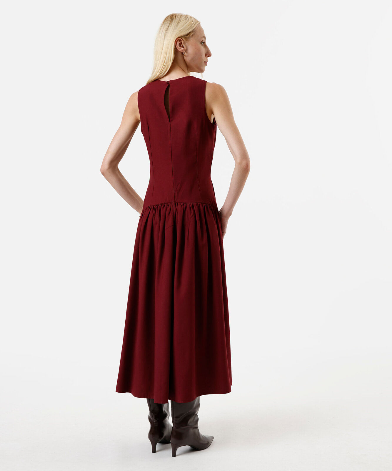 vestido midi feminino com viscose e recortes vinho