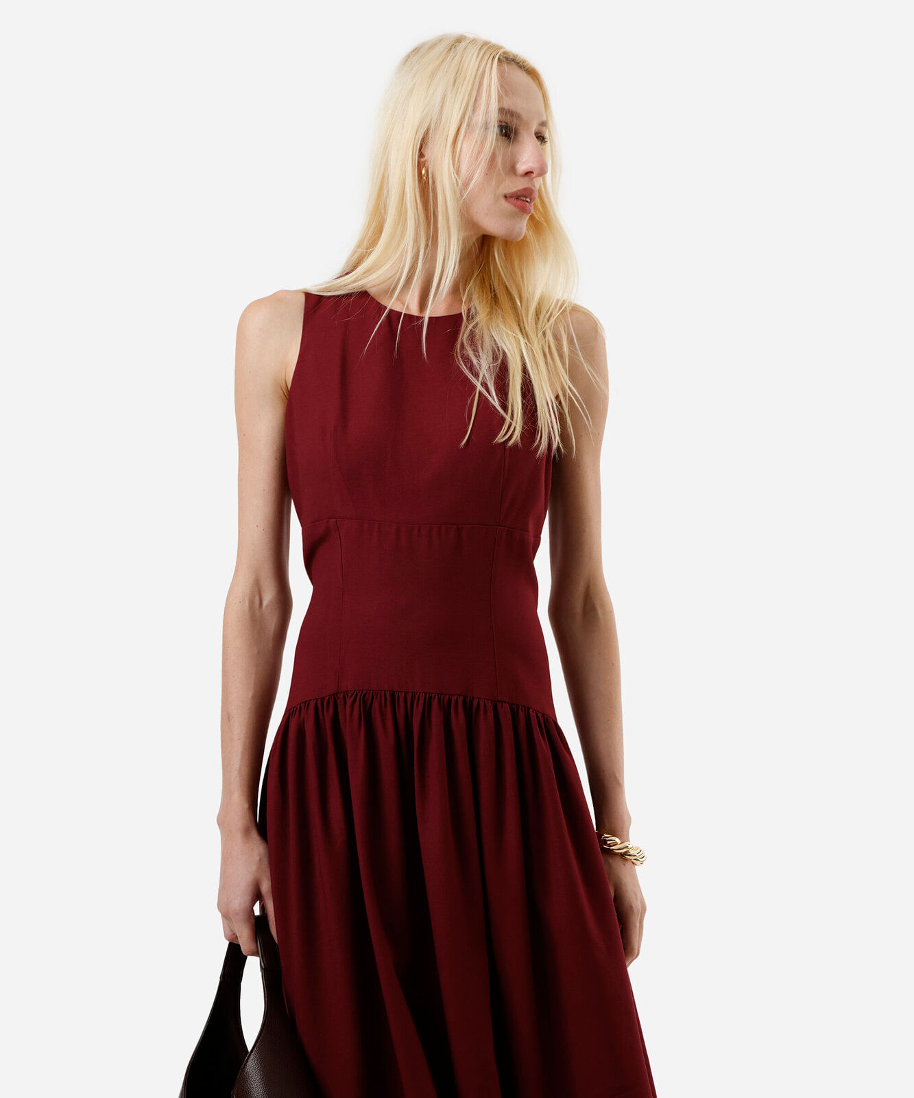 vestido midi feminino com viscose e recortes vinho