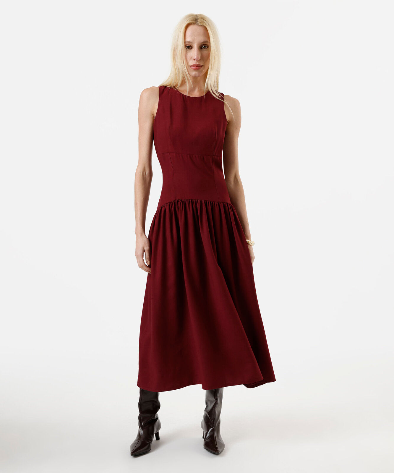 vestido midi feminino com viscose e recortes vinho