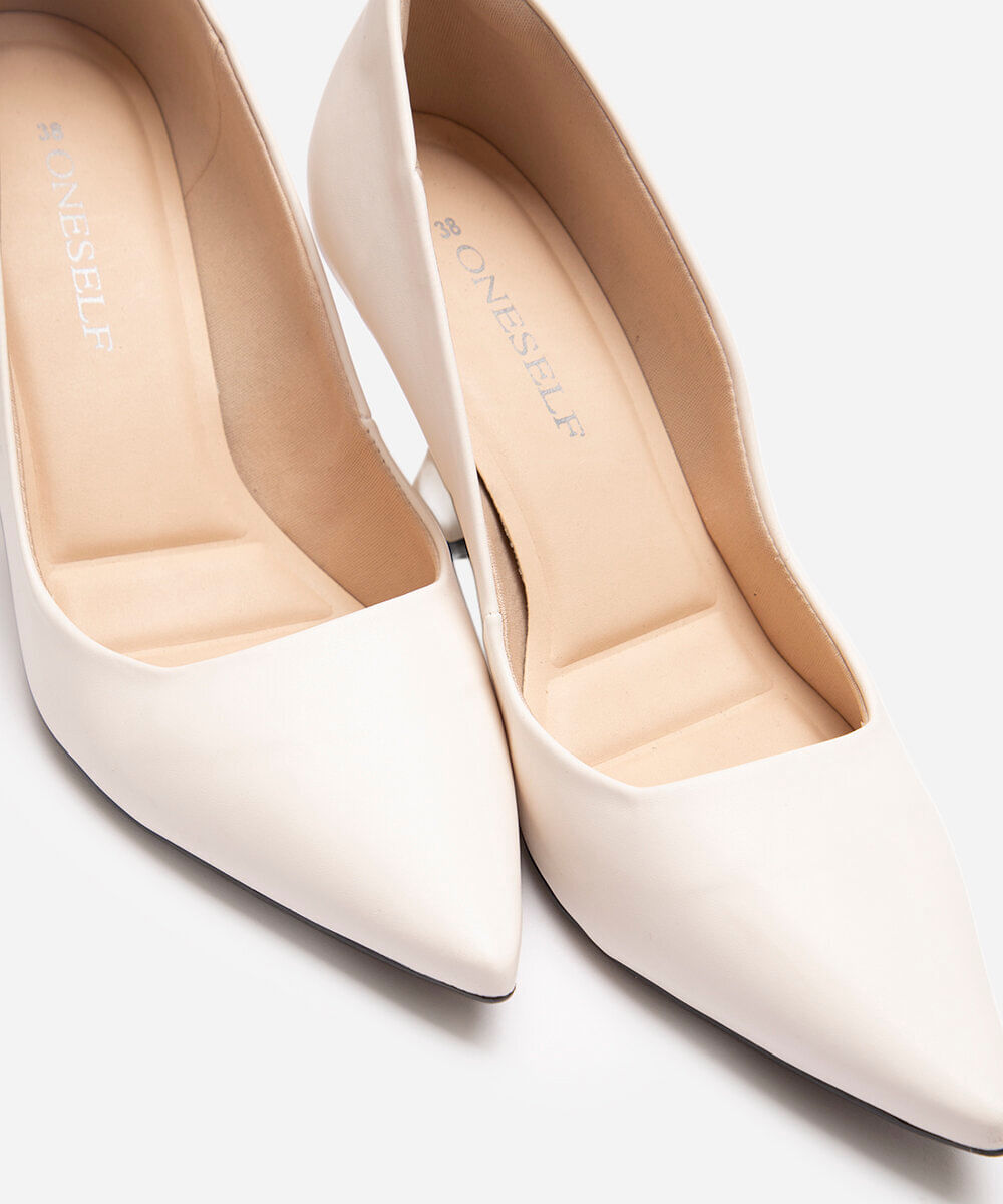 scarpin bico fino salto médio oneself off white