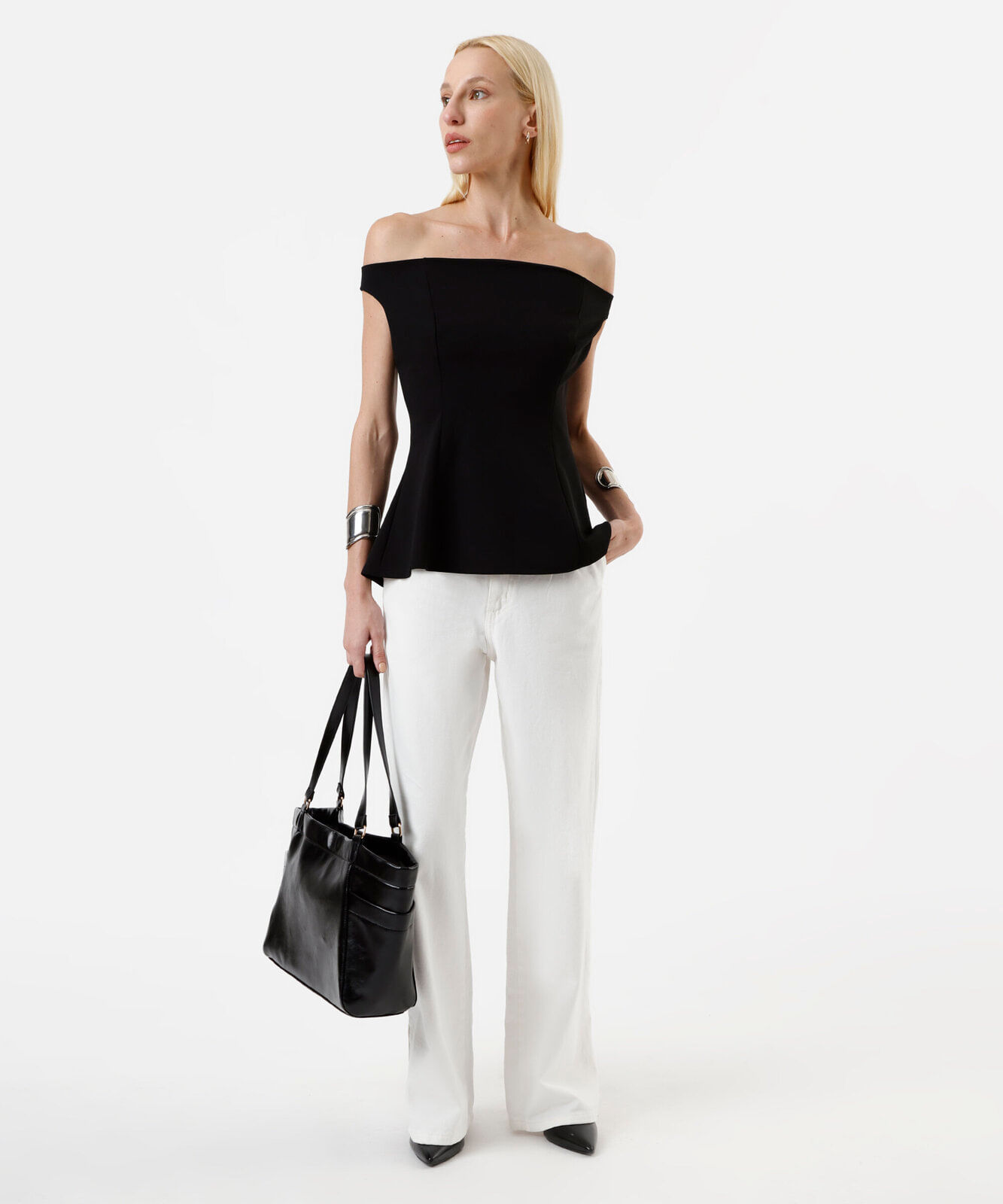 blusa peplum feminina ombro a ombro com recortes preta