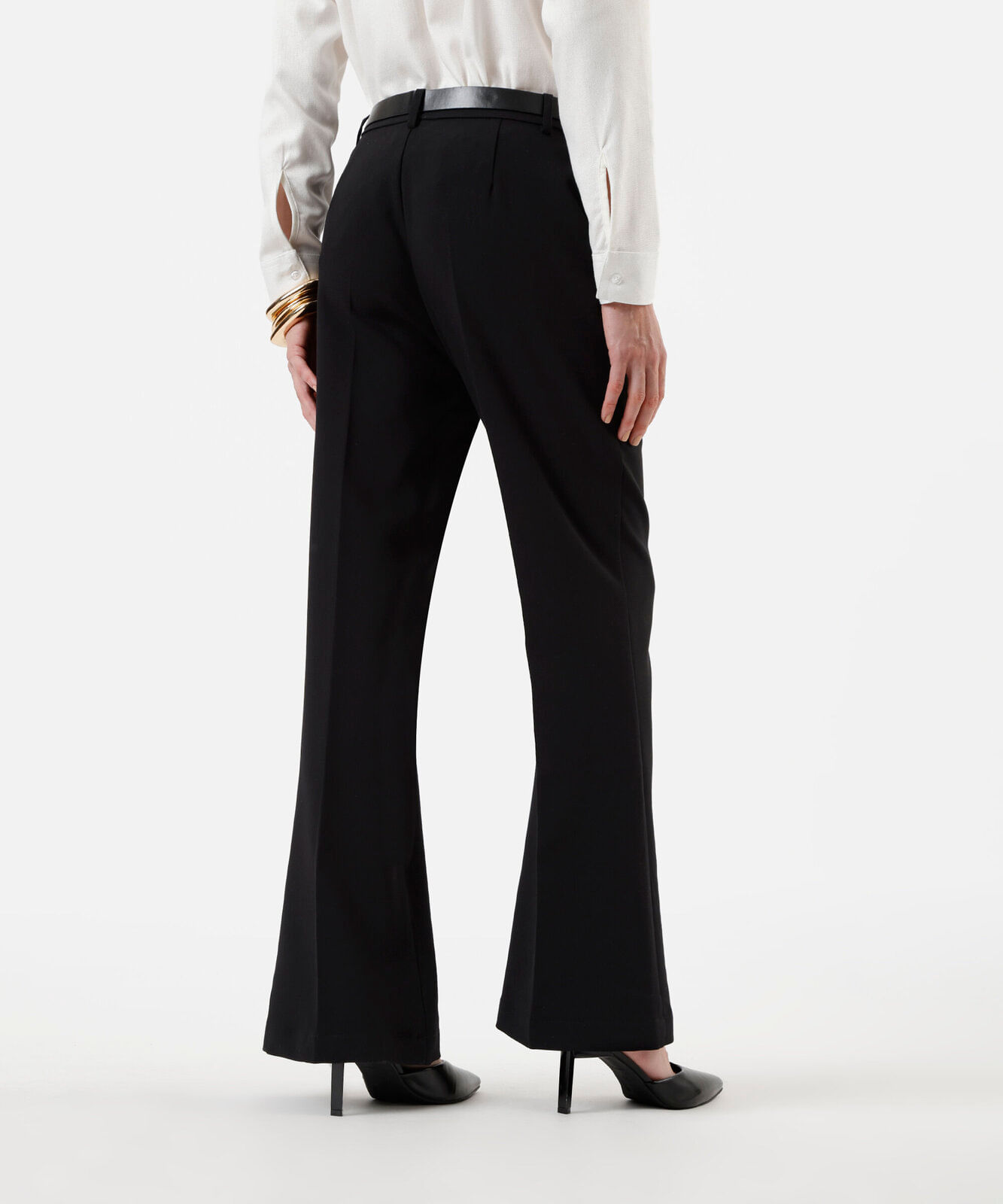 calça flare feminina de alfaiataria com cinto preta