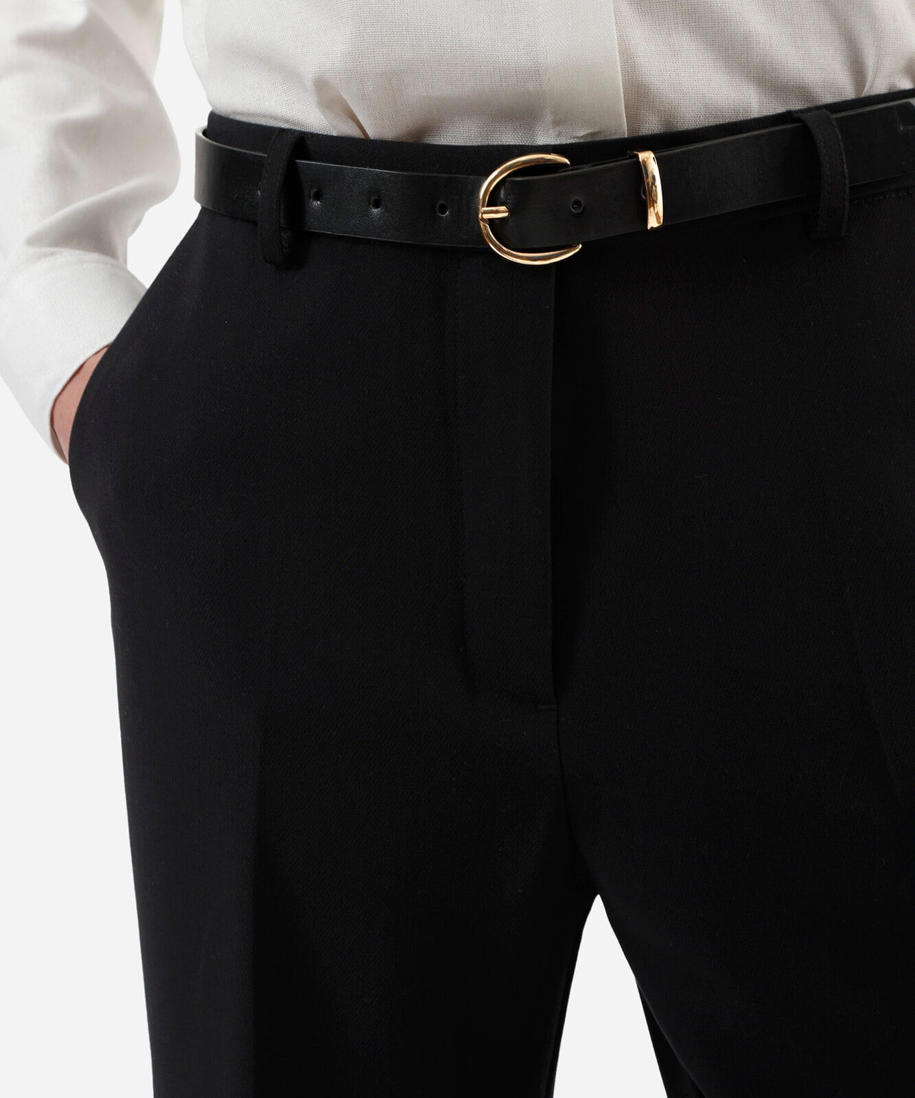 calça flare feminina de alfaiataria com cinto preta