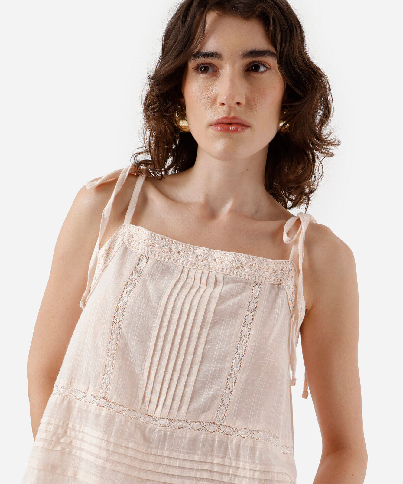 blusa alça fina feminina de algodão com renda e nervuras bege