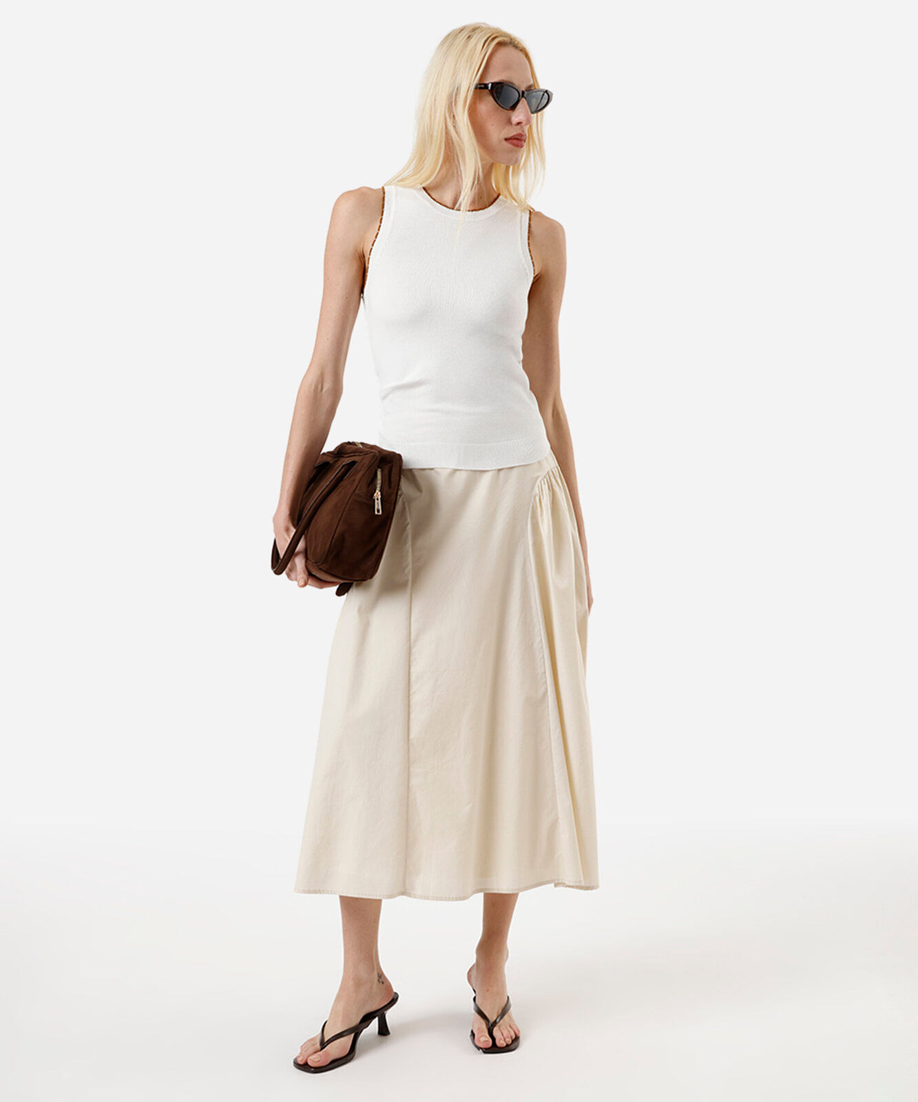 regata feminina de tricot com detalhe off white