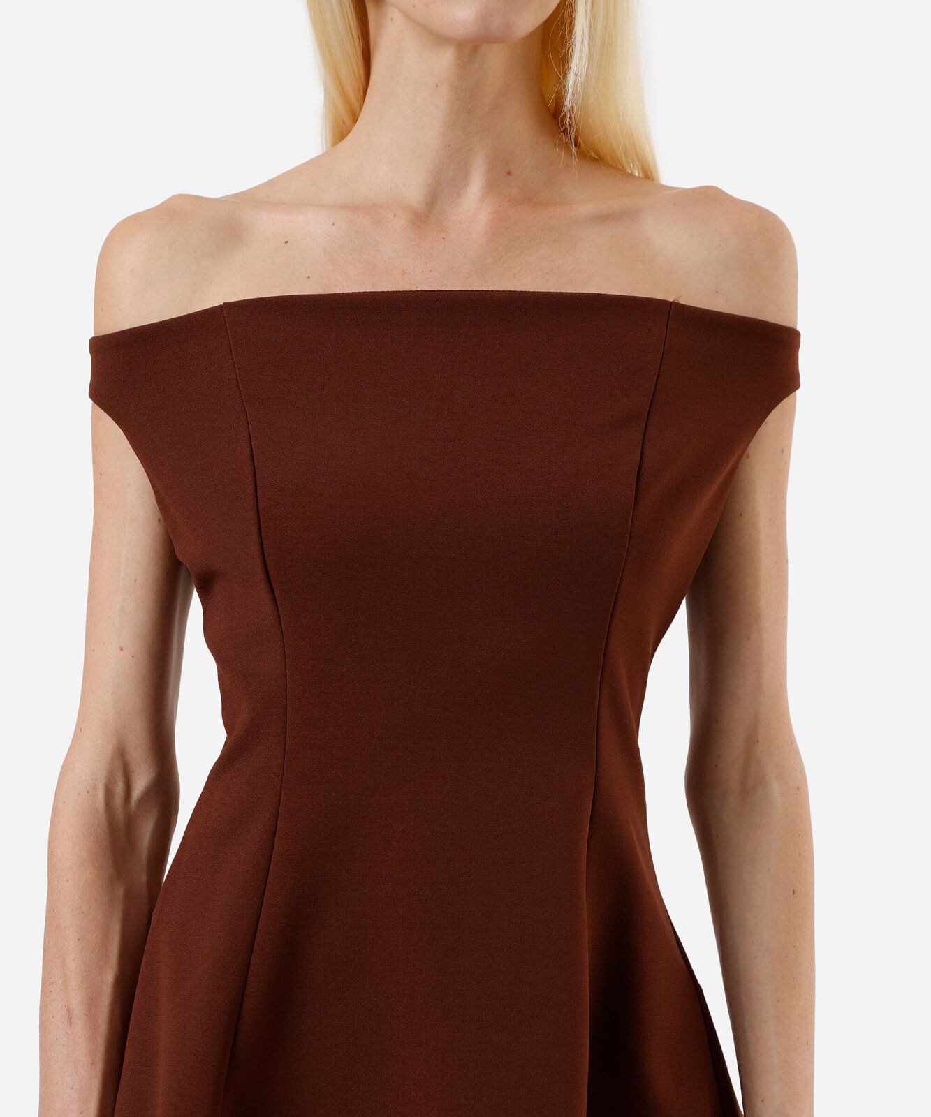 blusa peplum feminina ombro a ombro com recortes marrom