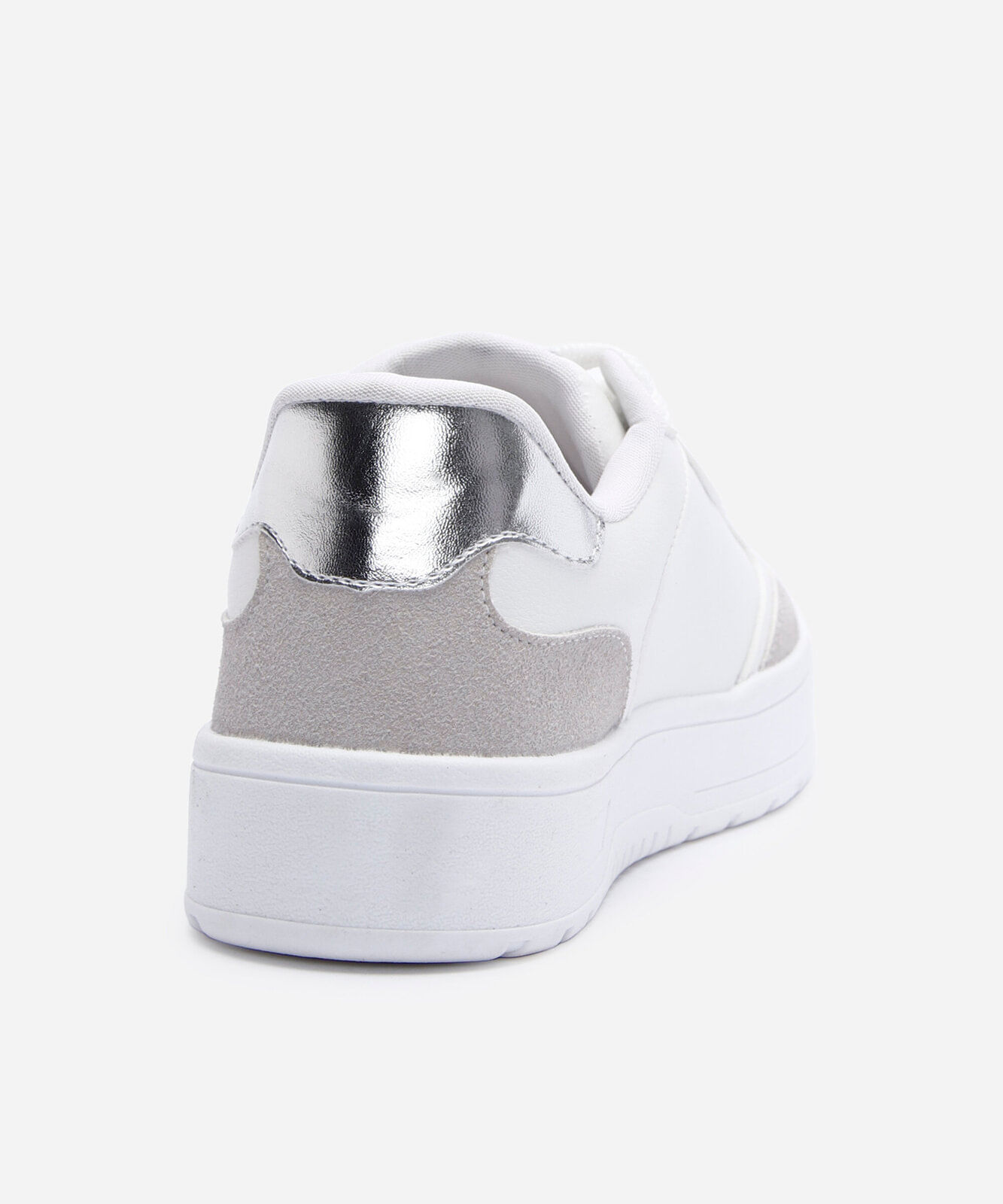 tênis casual feminino com recortes branco