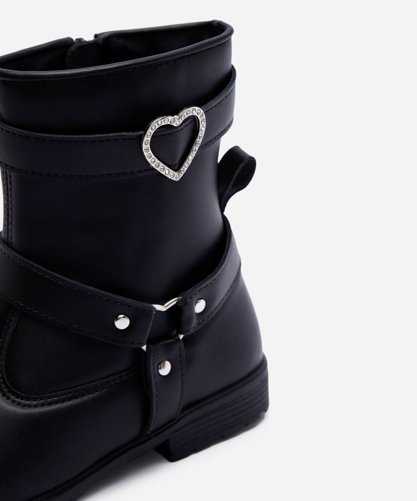 bota infantil com fivela de coração - preto