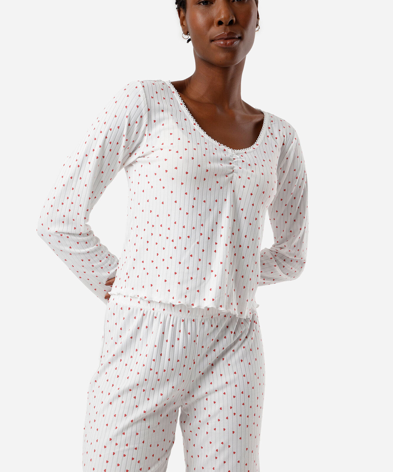 pijama feminino longo com estampa de coração off white